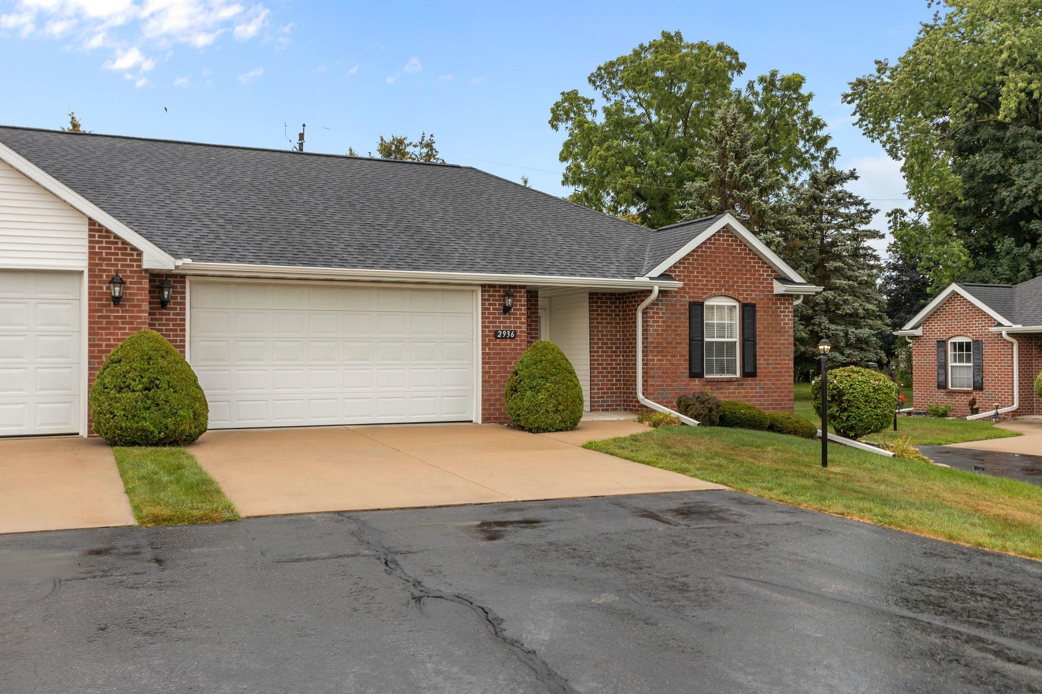 2936 N APPLETON Street property preview photograph