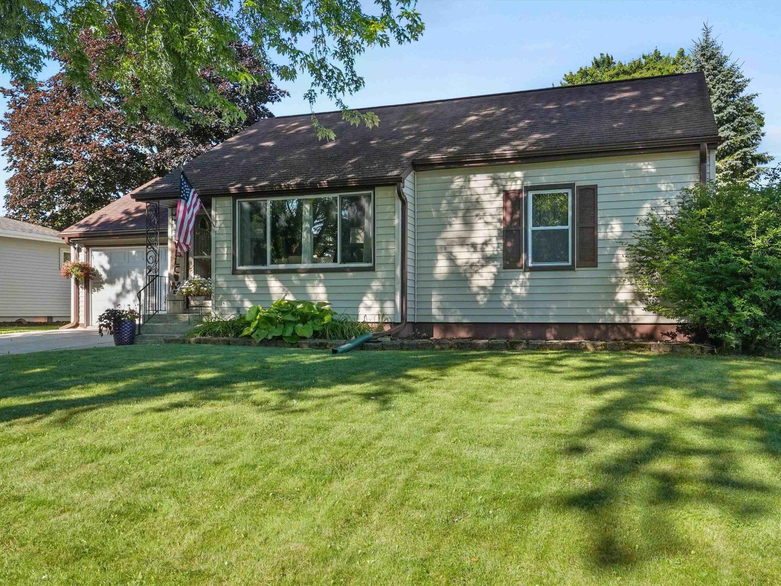 315 PARKER Avenue property preview photograph