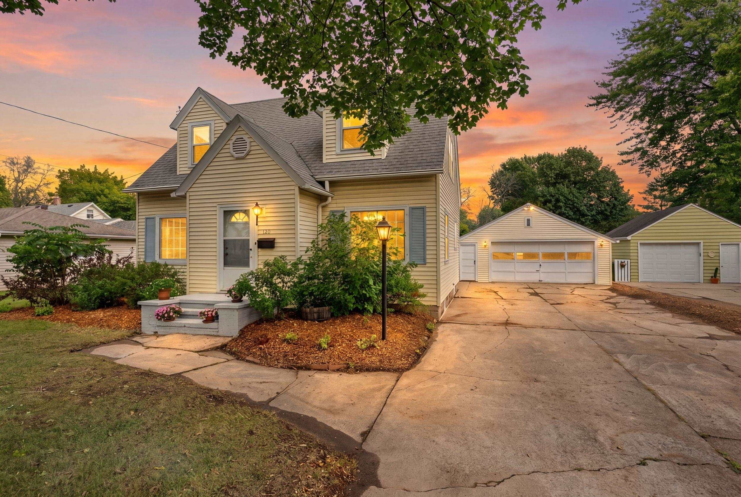 117 S LINCOLN Street property preview photograph