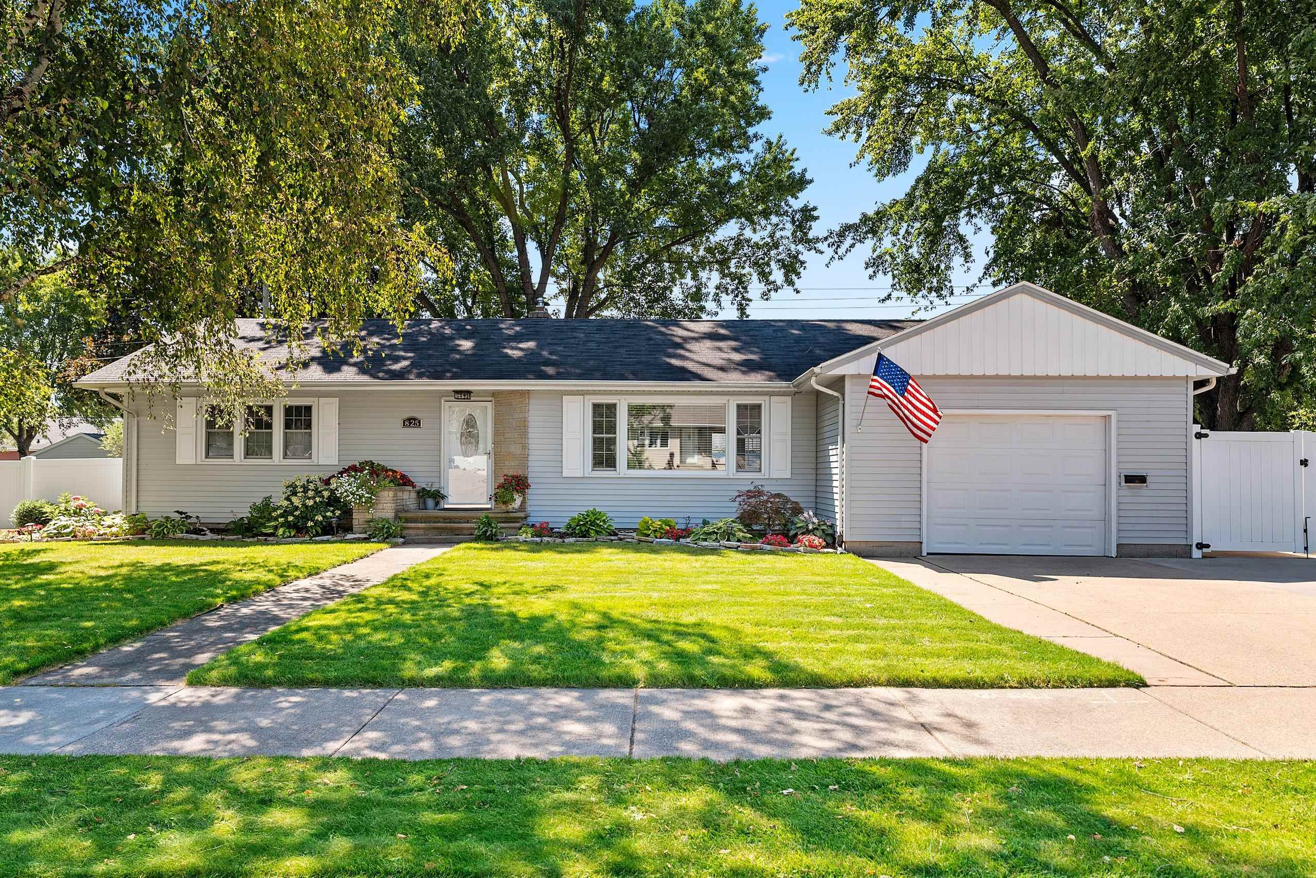 825 W MARQUETTE Street property preview photograph