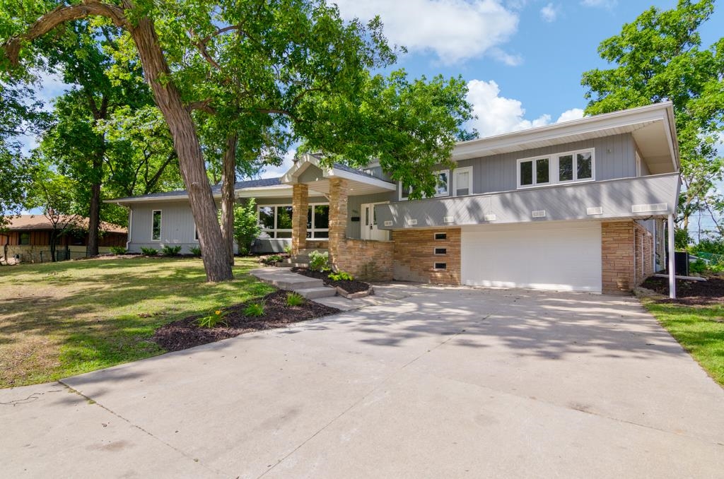 985 BRIDGEWOOD Drive property preview photograph