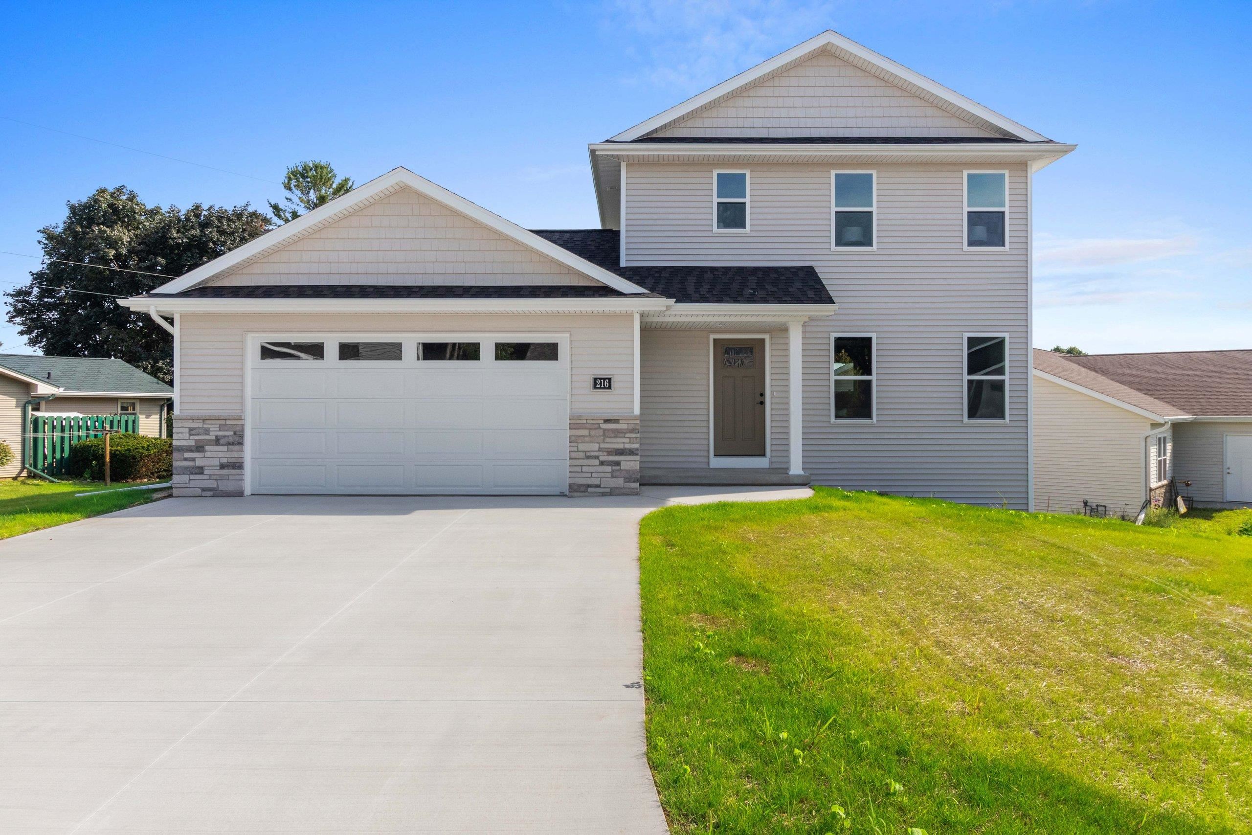 216 EVERGREEN Lane property preview photograph