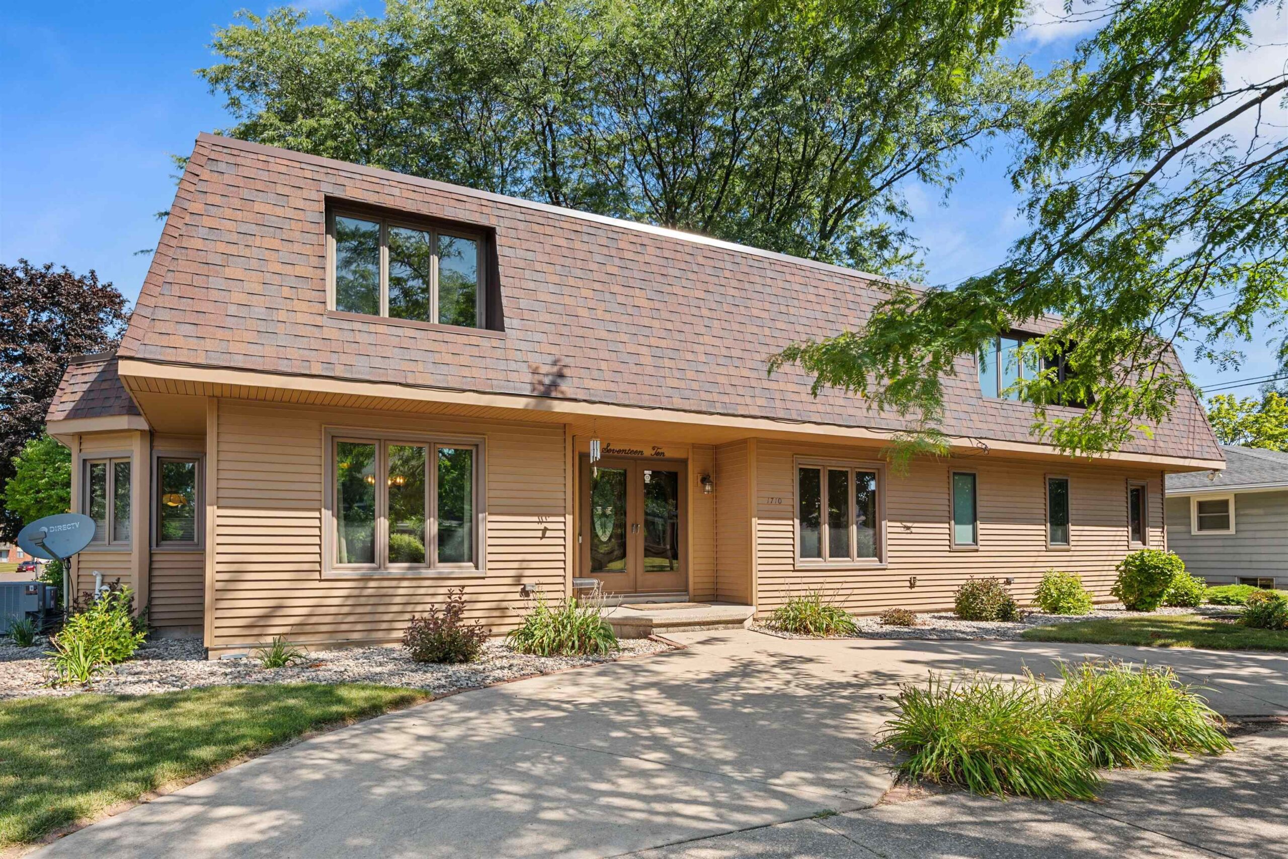1710 W MARQUETTE Street property preview photograph