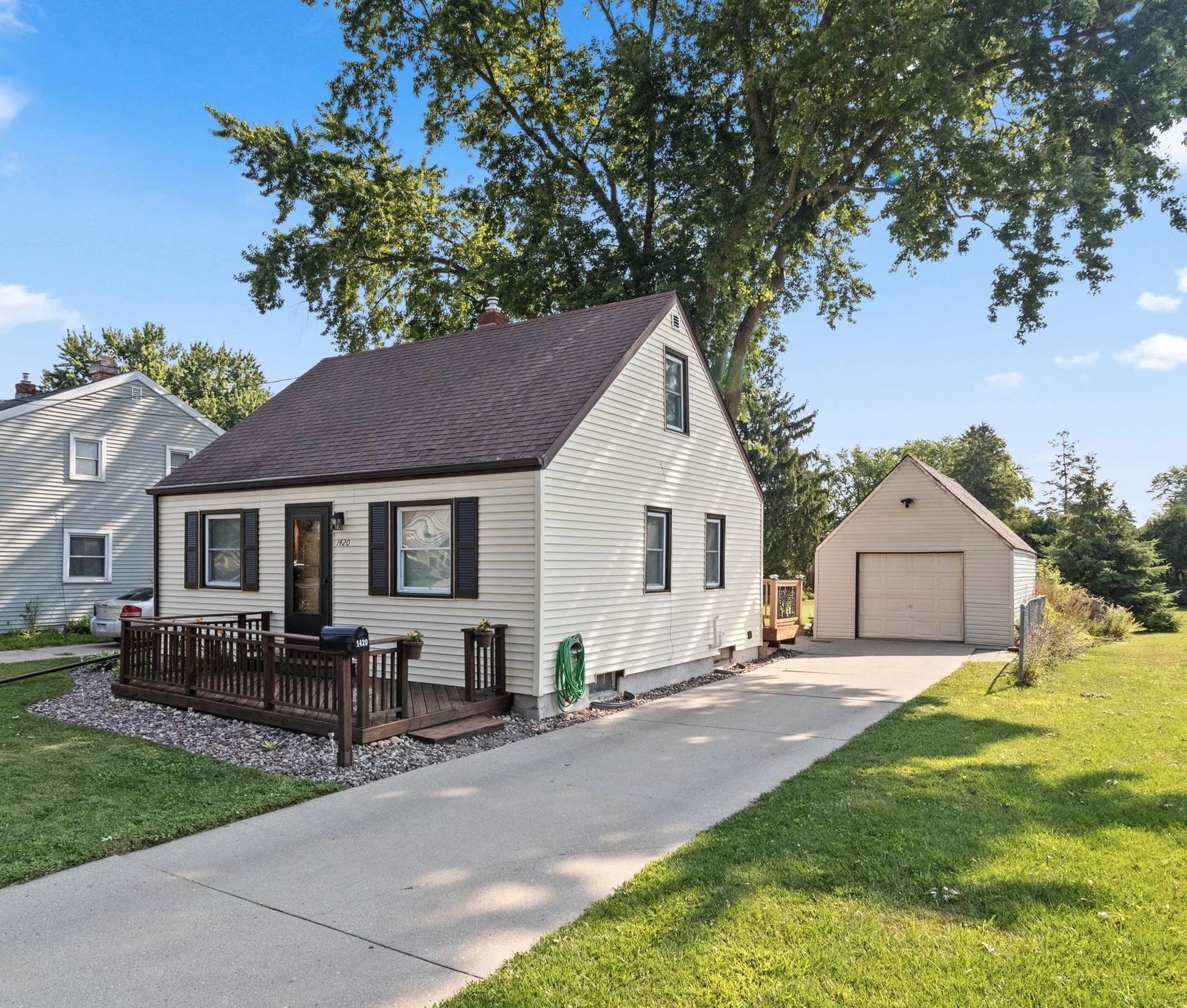 1420 N CHARLOTTE Street property preview photograph