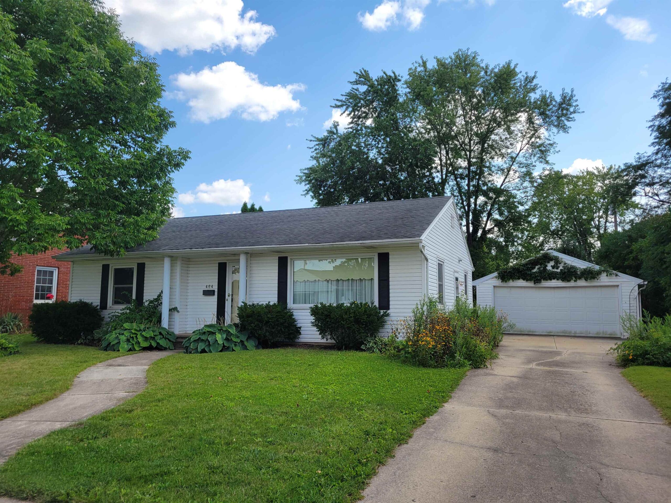 464 8TH Street property preview photograph