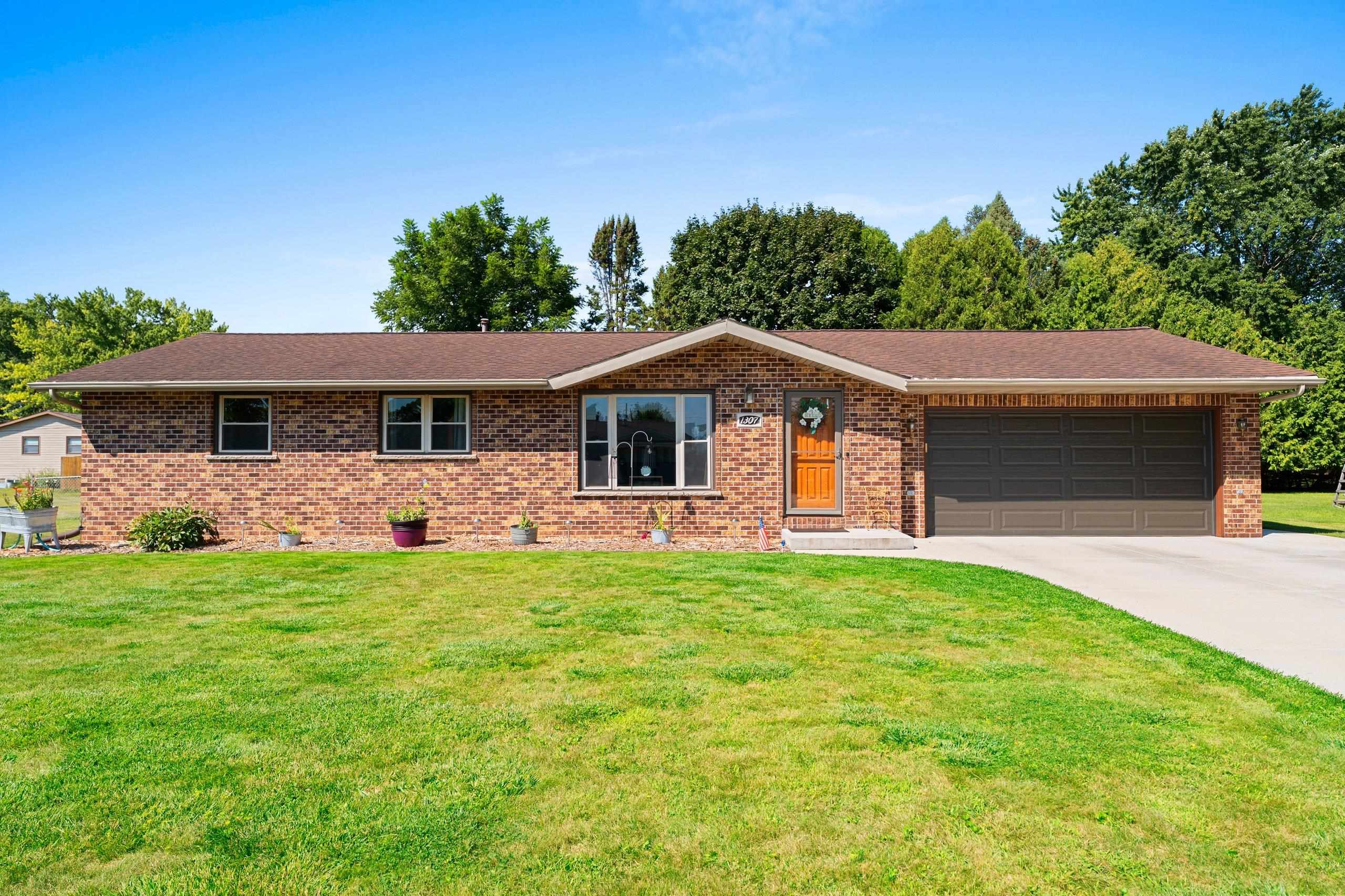 1307 SUNRAY Lane property preview photograph