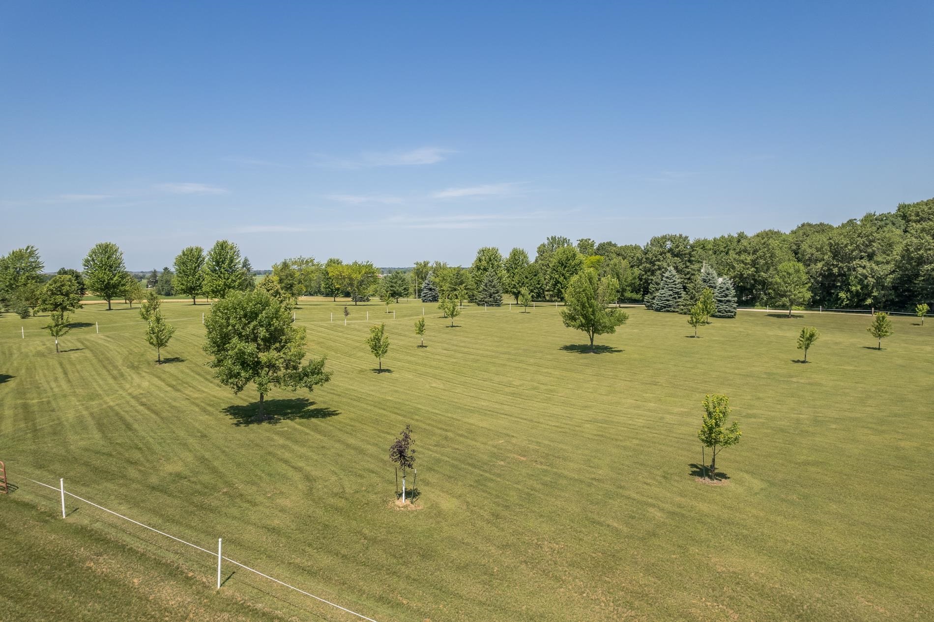 8391 SAUBY Road property preview photograph