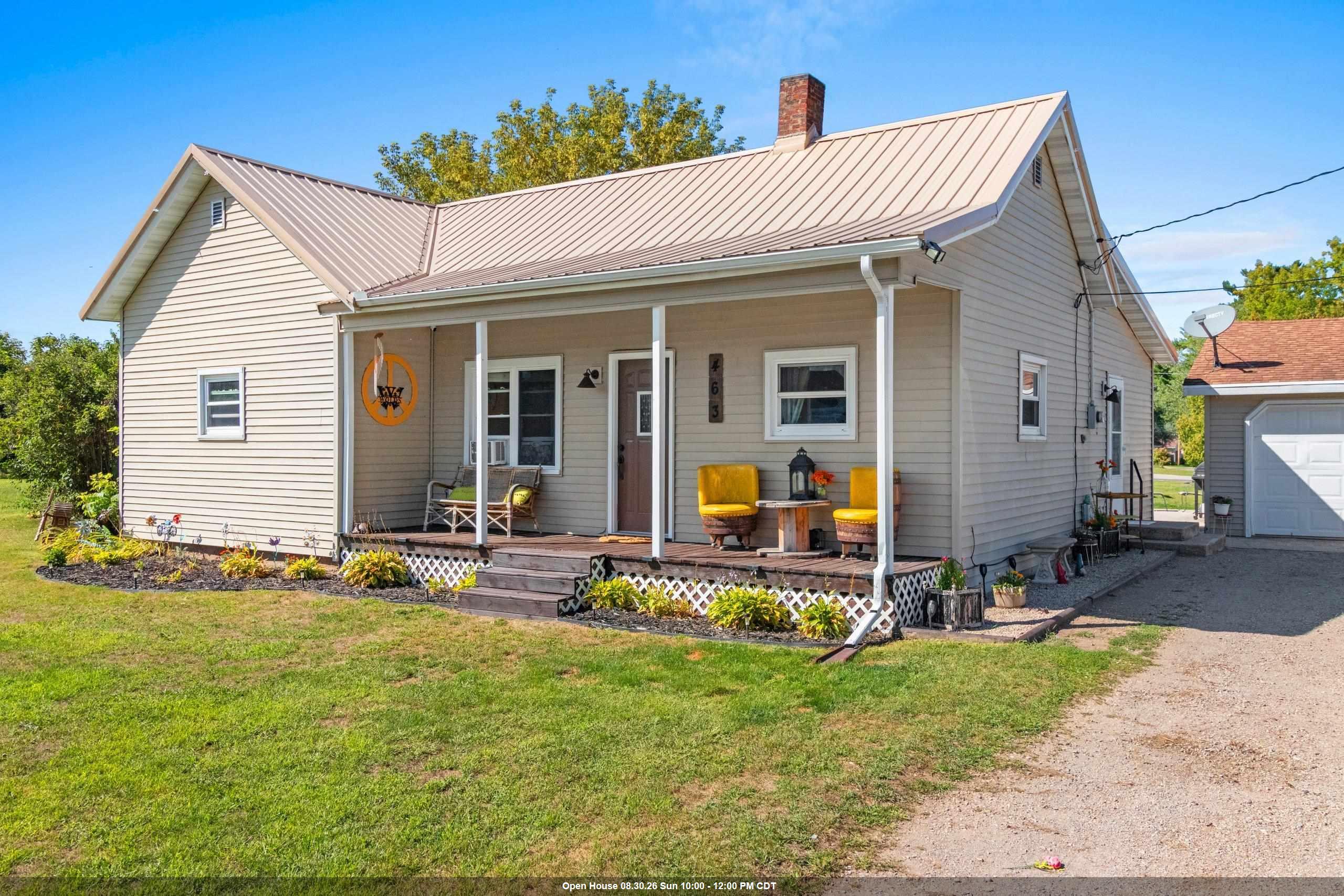 463 GREEN BAY Avenue property preview photograph
