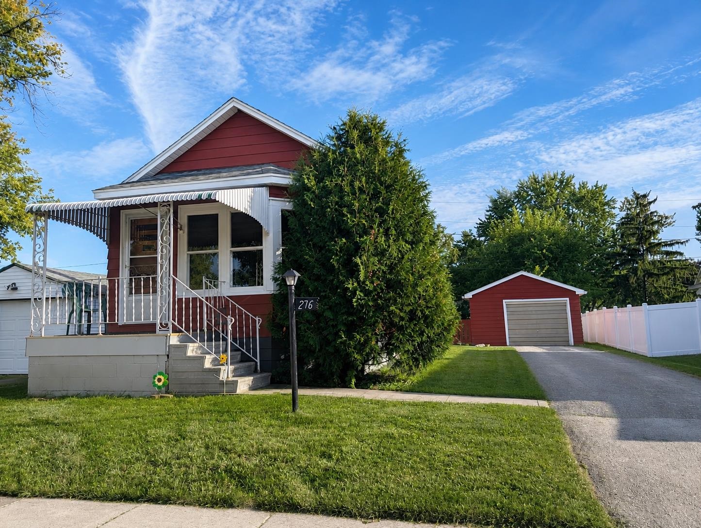 276 E COTTON Streets property preview photograph