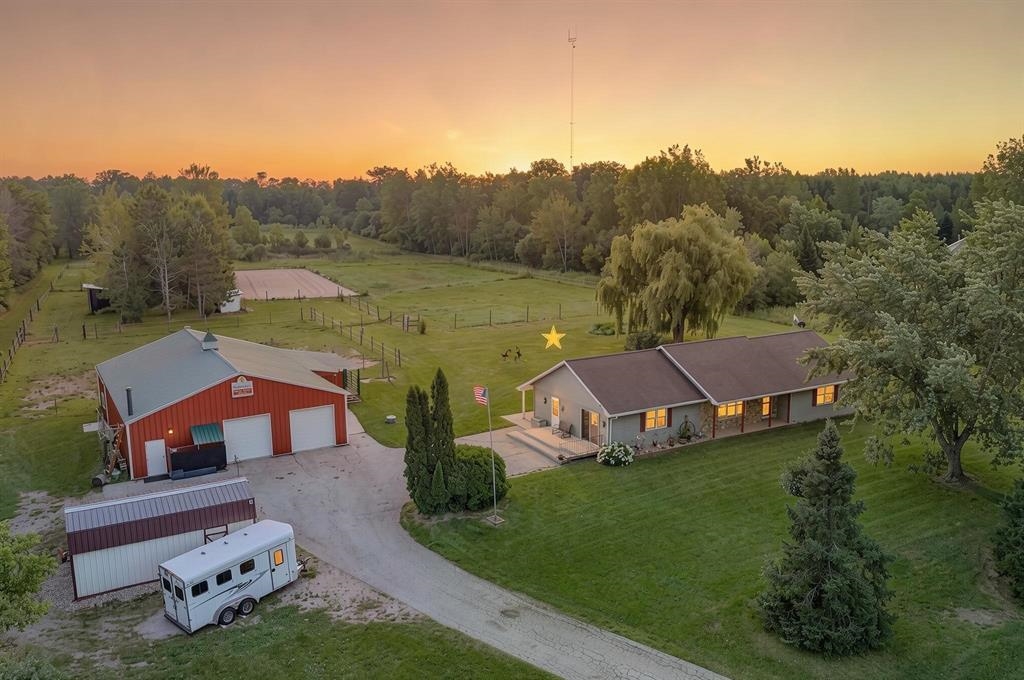 N4288 GREEN VALLEY Road property preview photograph