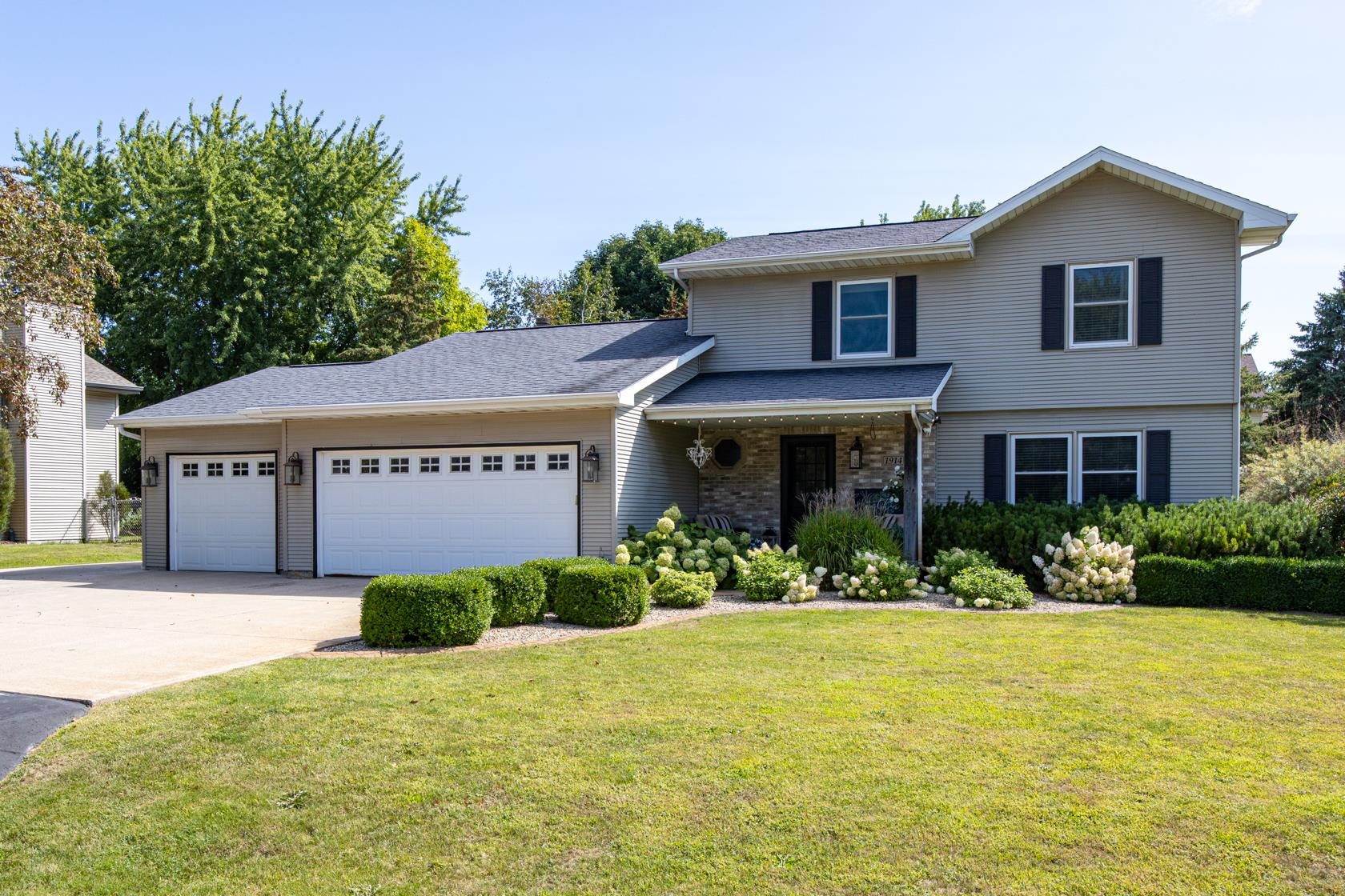 1914 AMY JO Drive property preview photograph