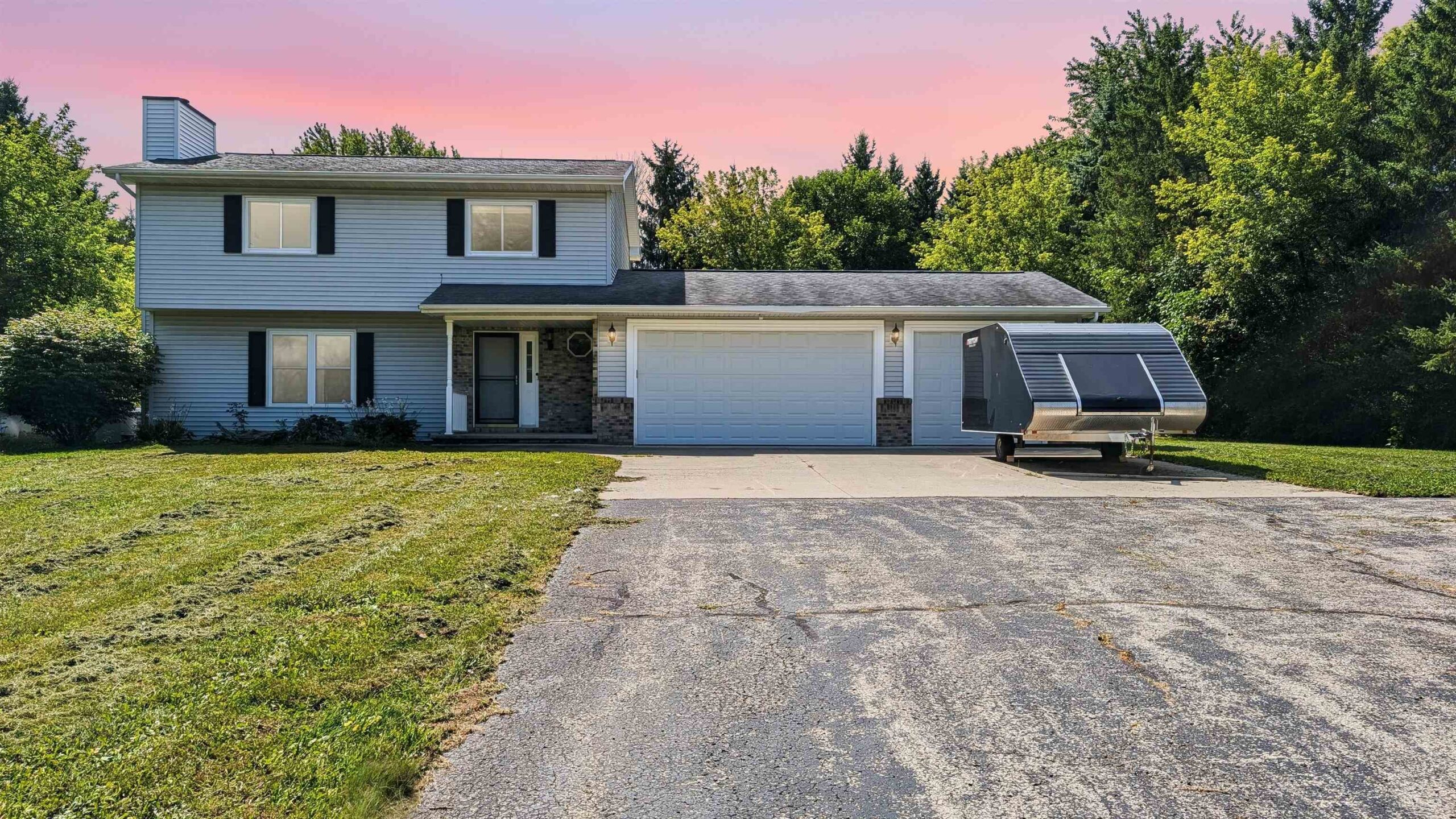 W9355 COUNTRY COVE Lane property preview photograph