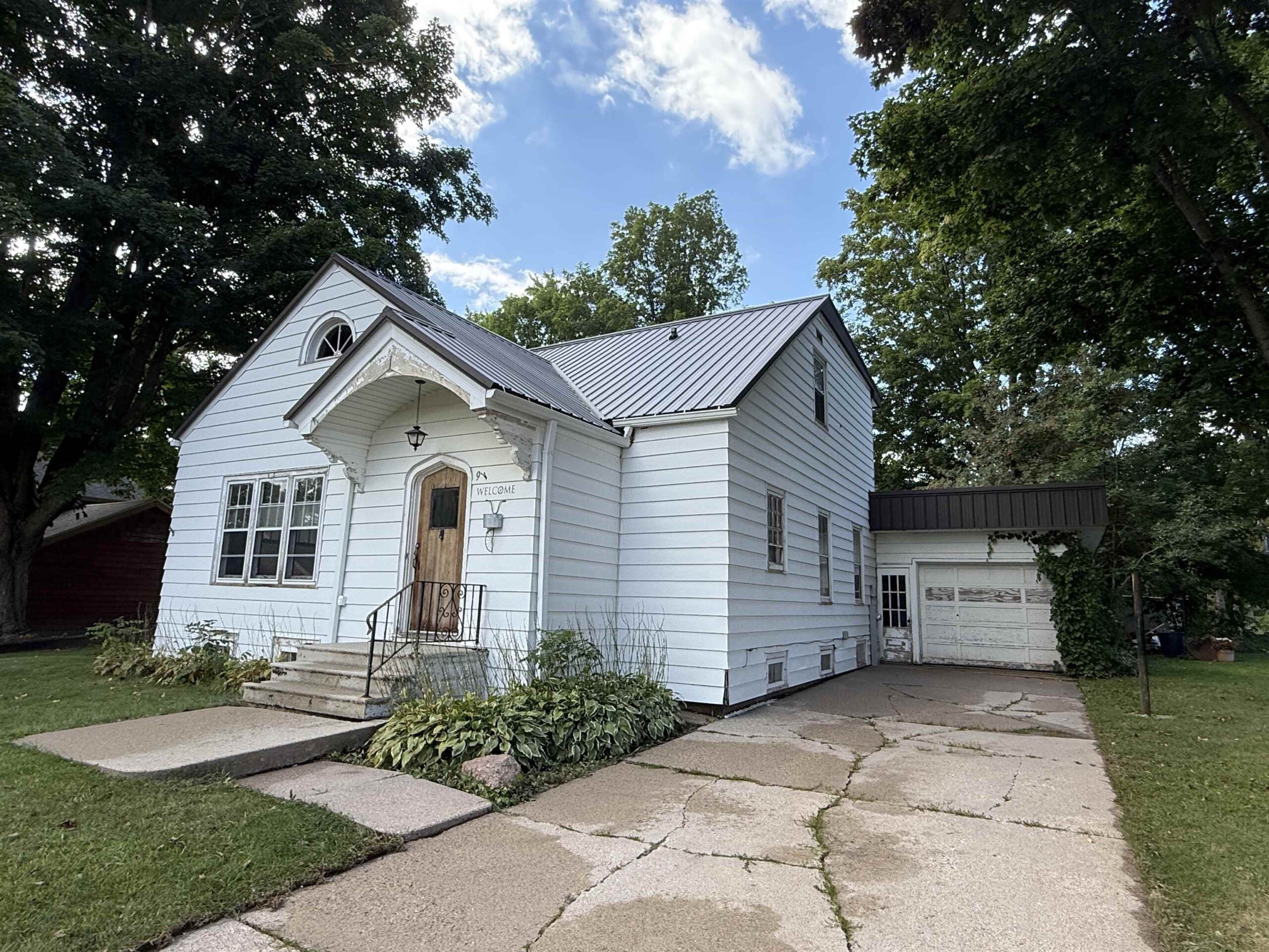 911 MAIN Street property preview photograph