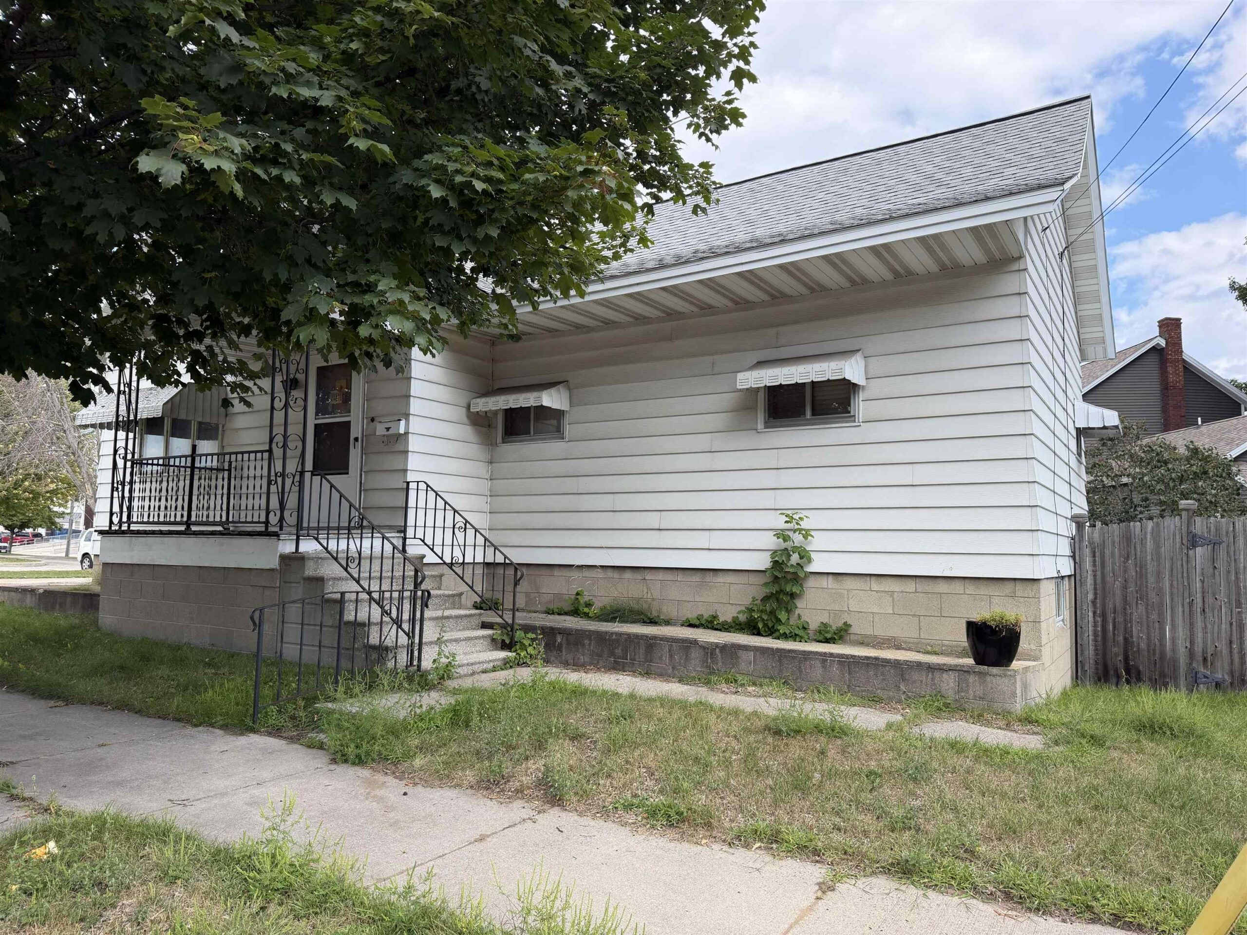 822 4TH Street property preview photograph
