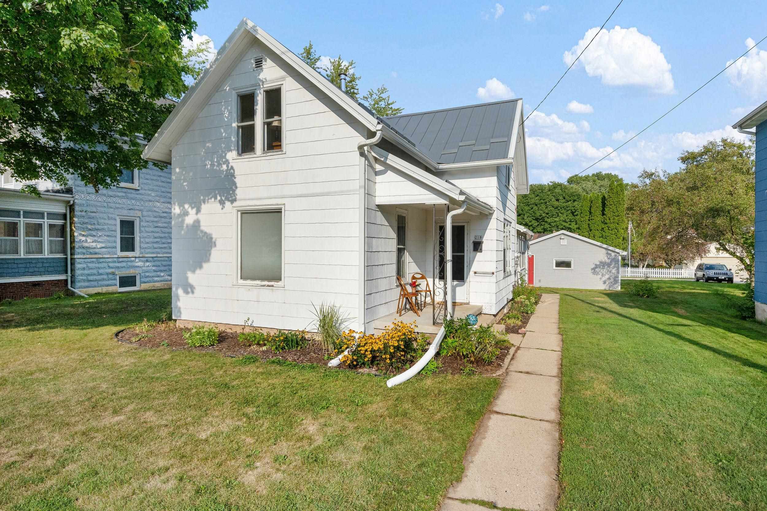 218 CLEVELAND Street property preview photograph