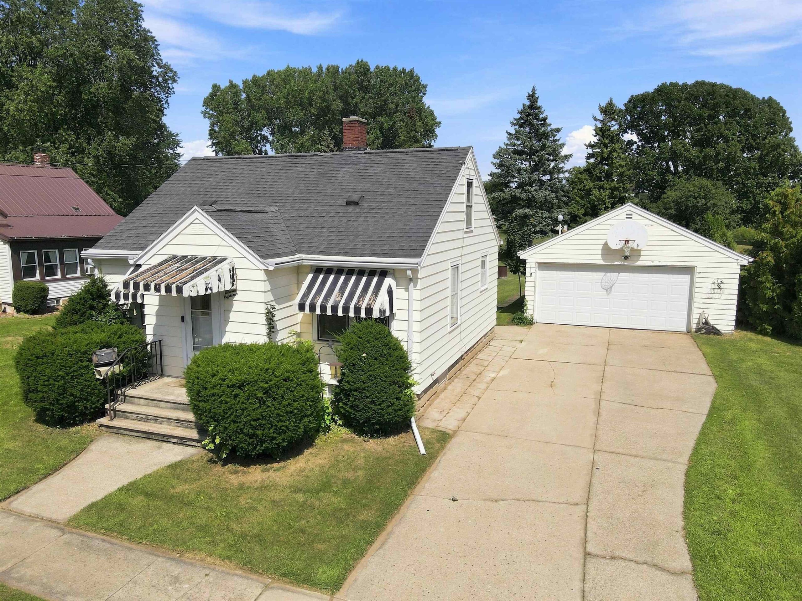 1118 HARRISON Street property preview photograph