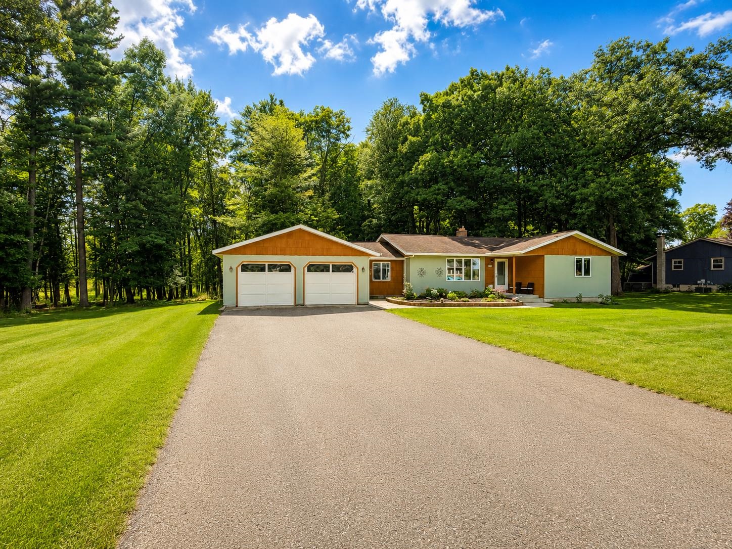 449 MAPLE Lane property preview photograph