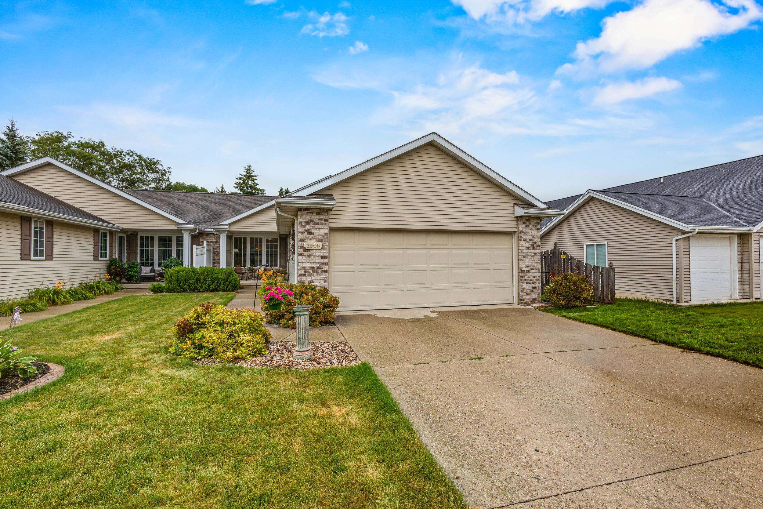 1808 HARDWOODS Court property preview photograph