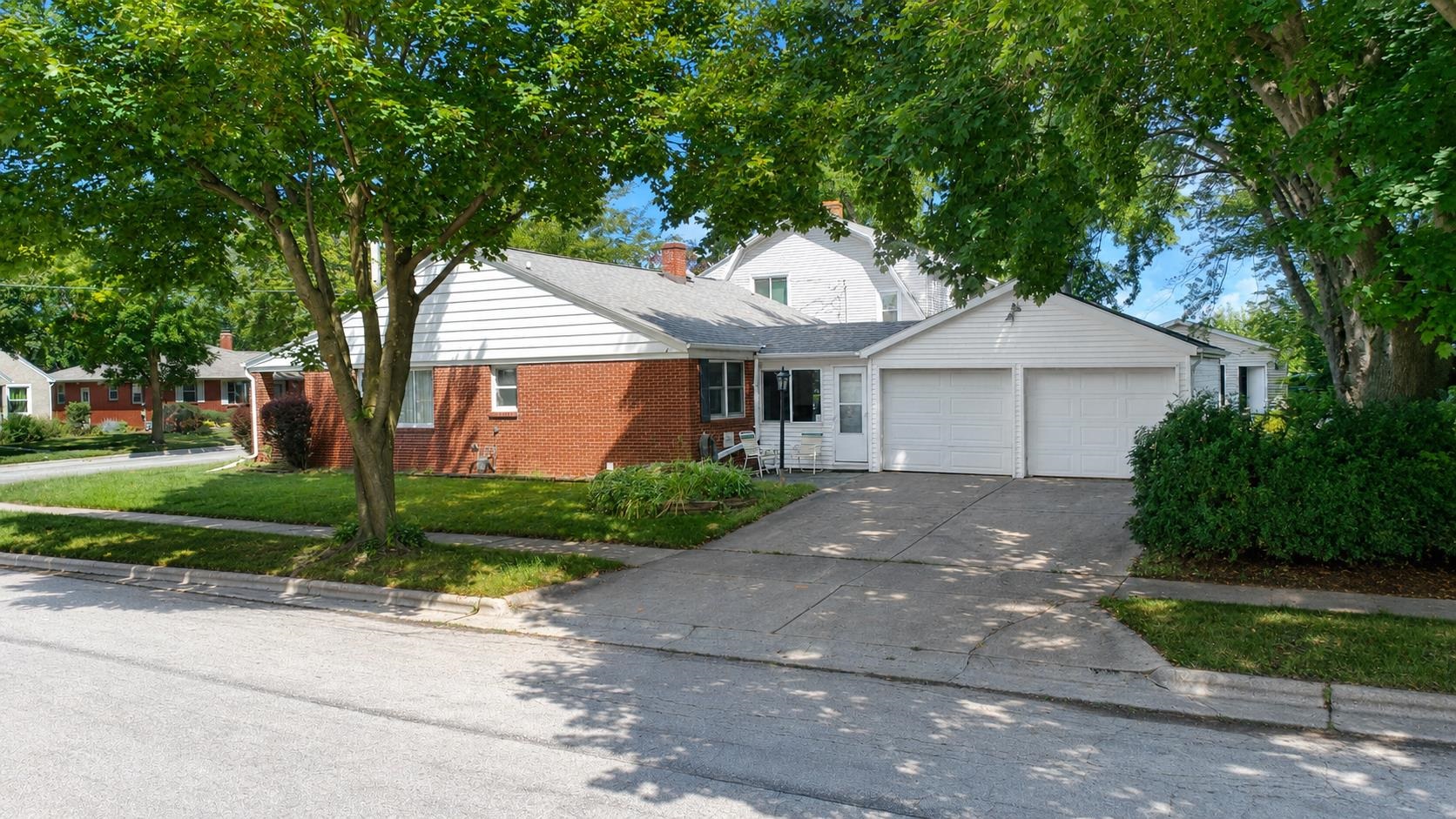 349 ABRAMS Street property preview photograph
