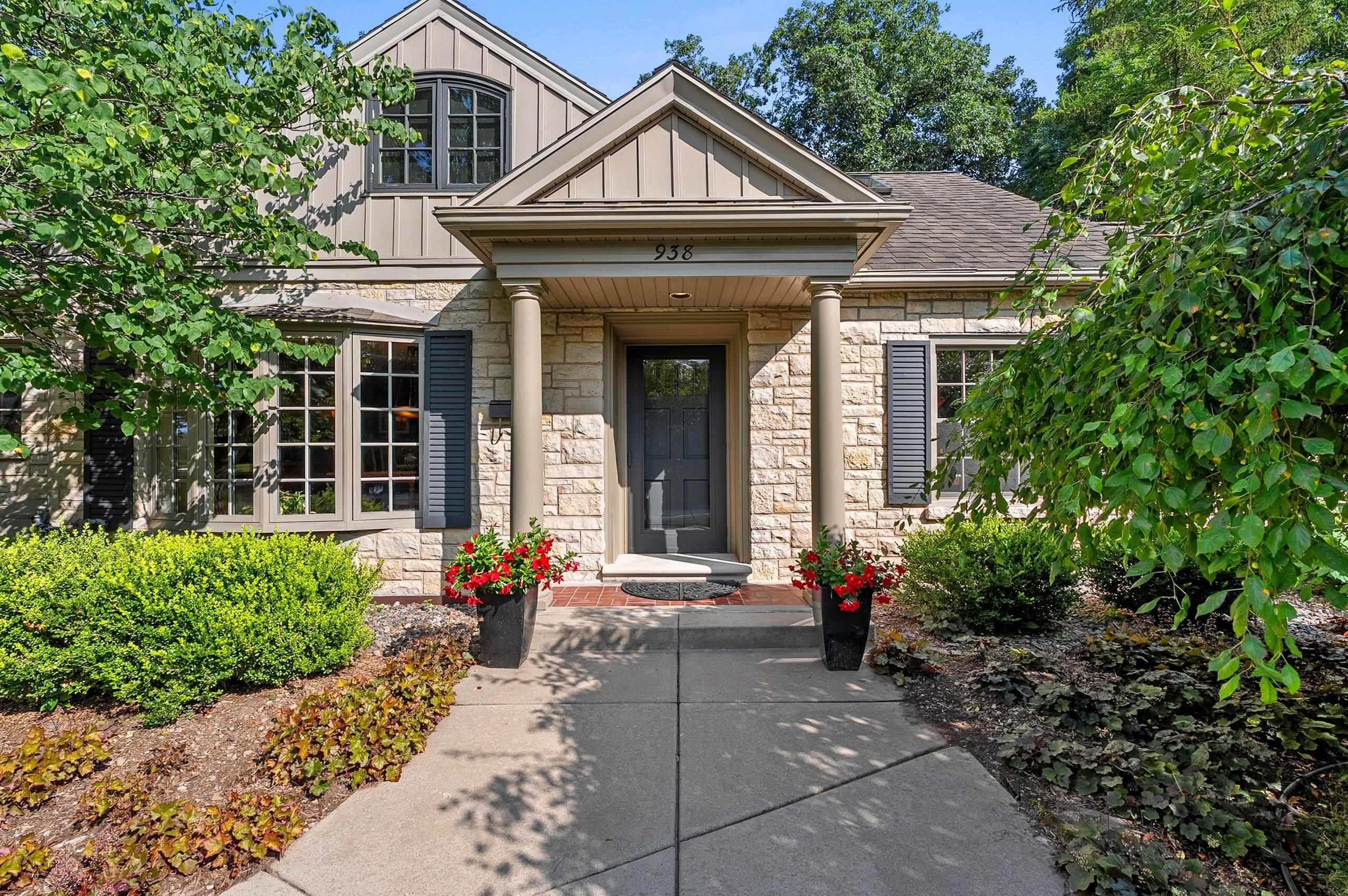 938 HICKORY Avenue property preview photograph