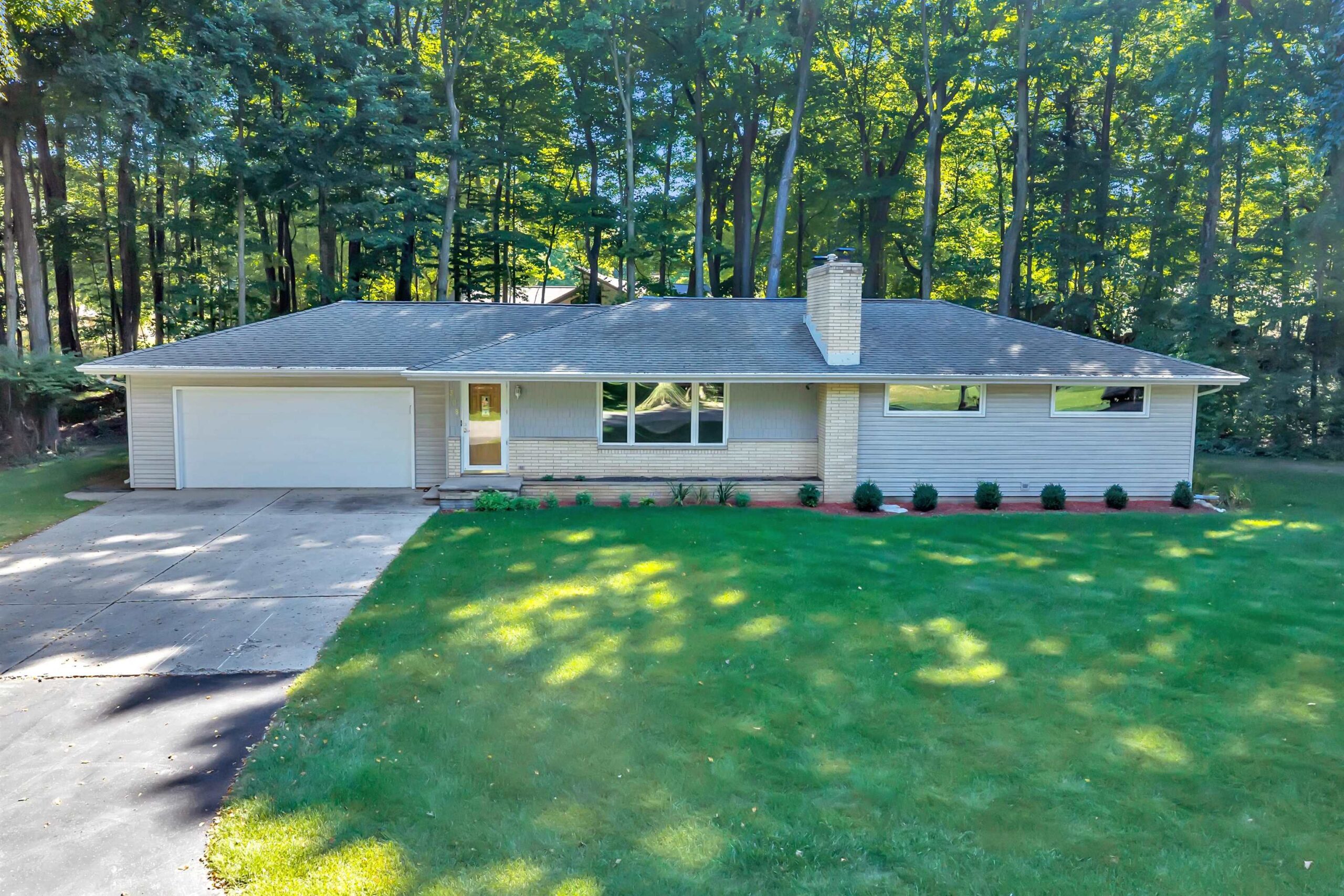 308 HYLAND Avenue property preview photograph