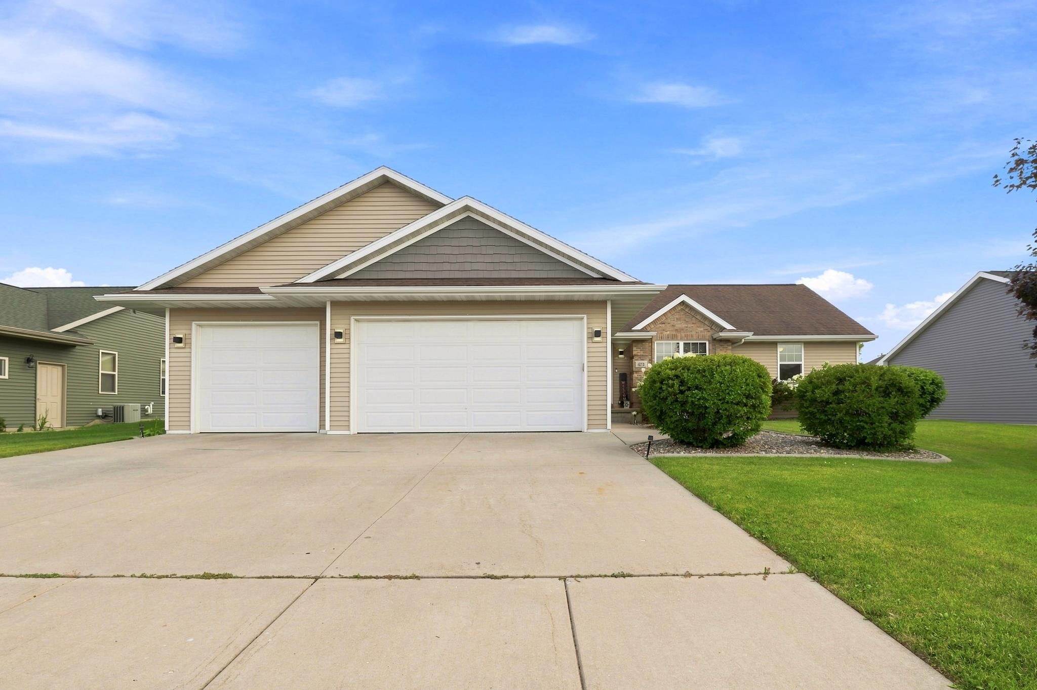 473 HARVEST HILL Drive property preview photograph