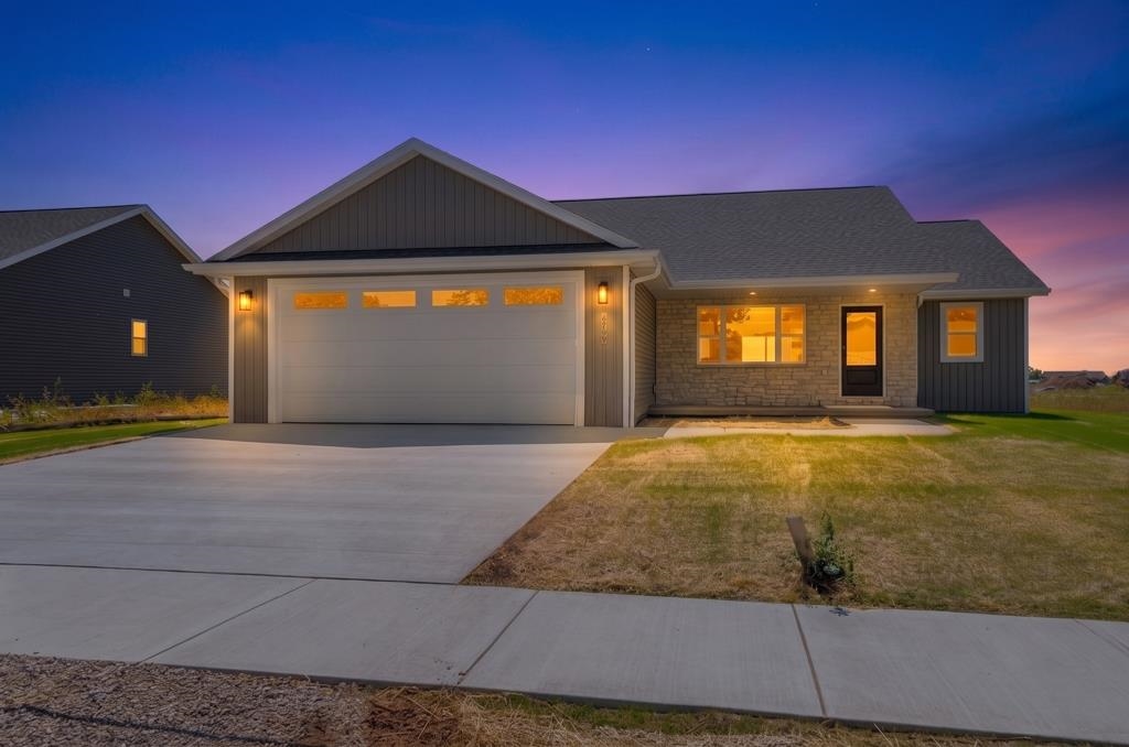 N3962 WETTERING Way property preview photograph