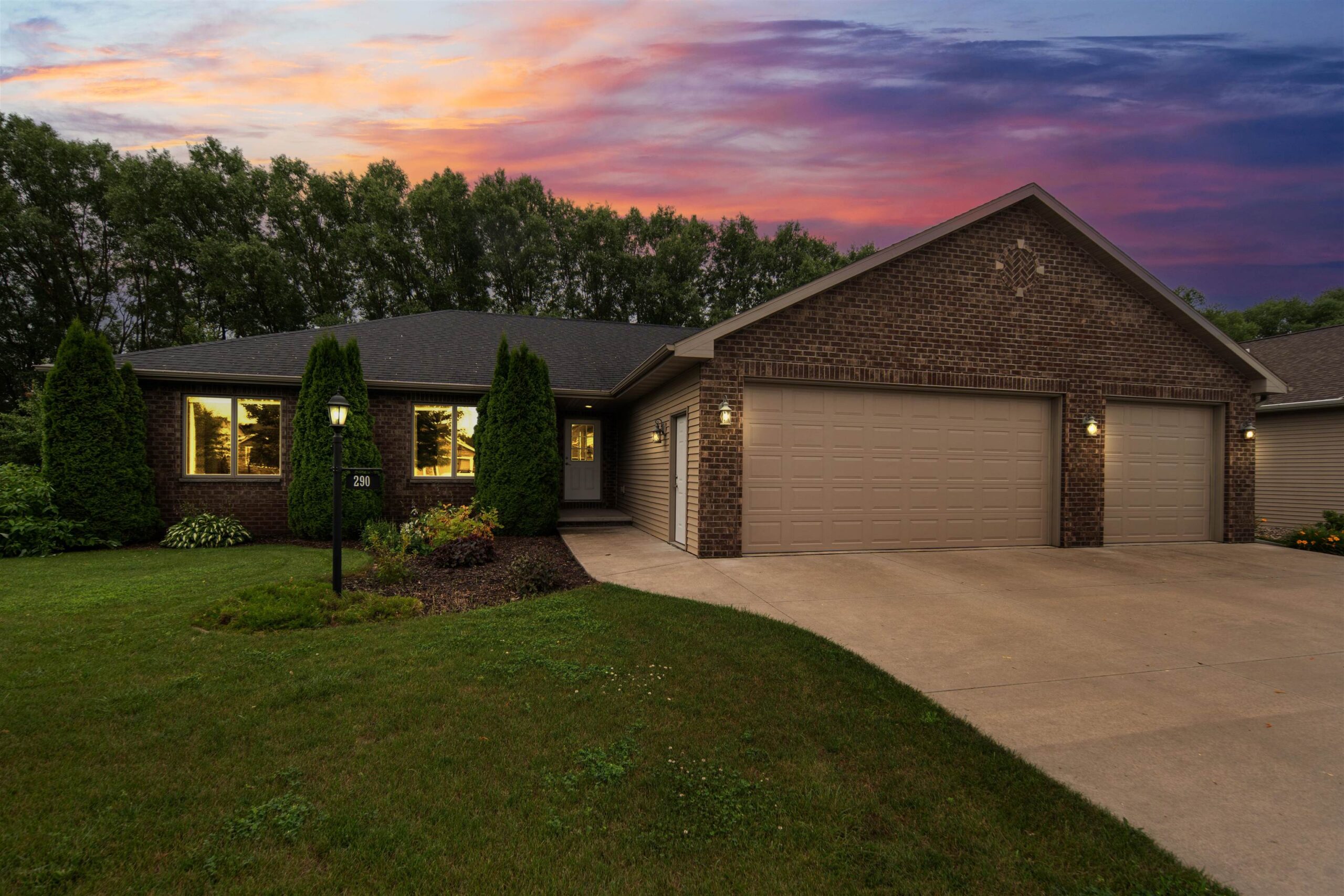 290 ROYAL ST PATS Drive property preview photograph