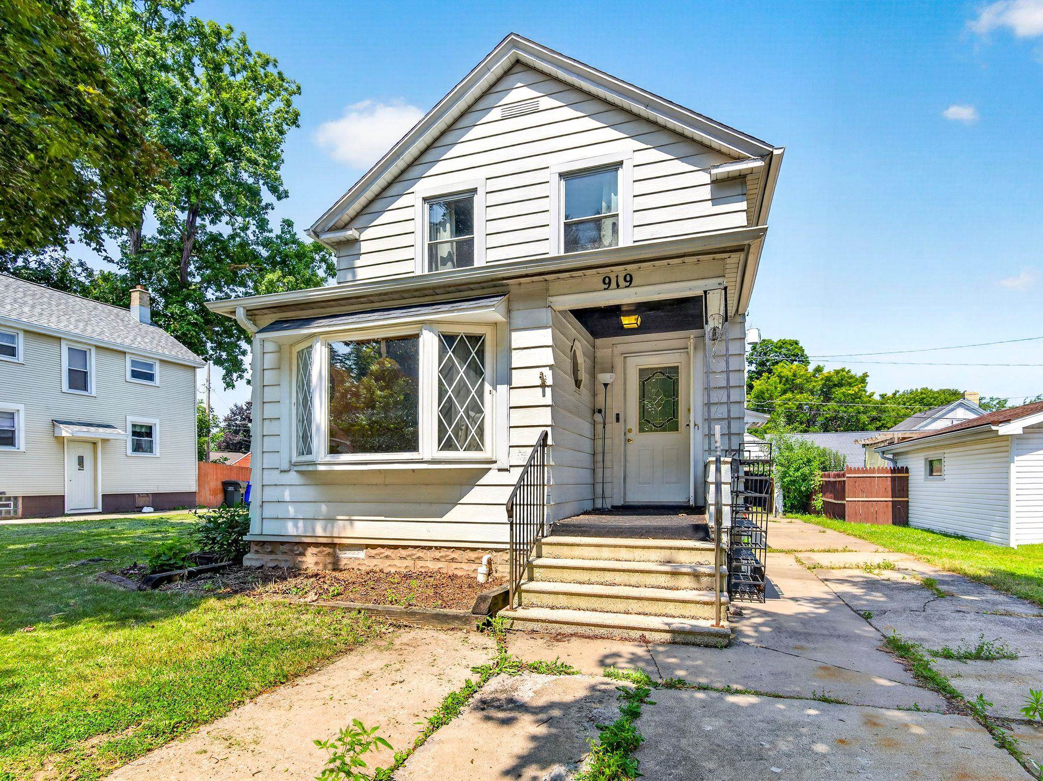 919 GRIGNON Street property preview photograph