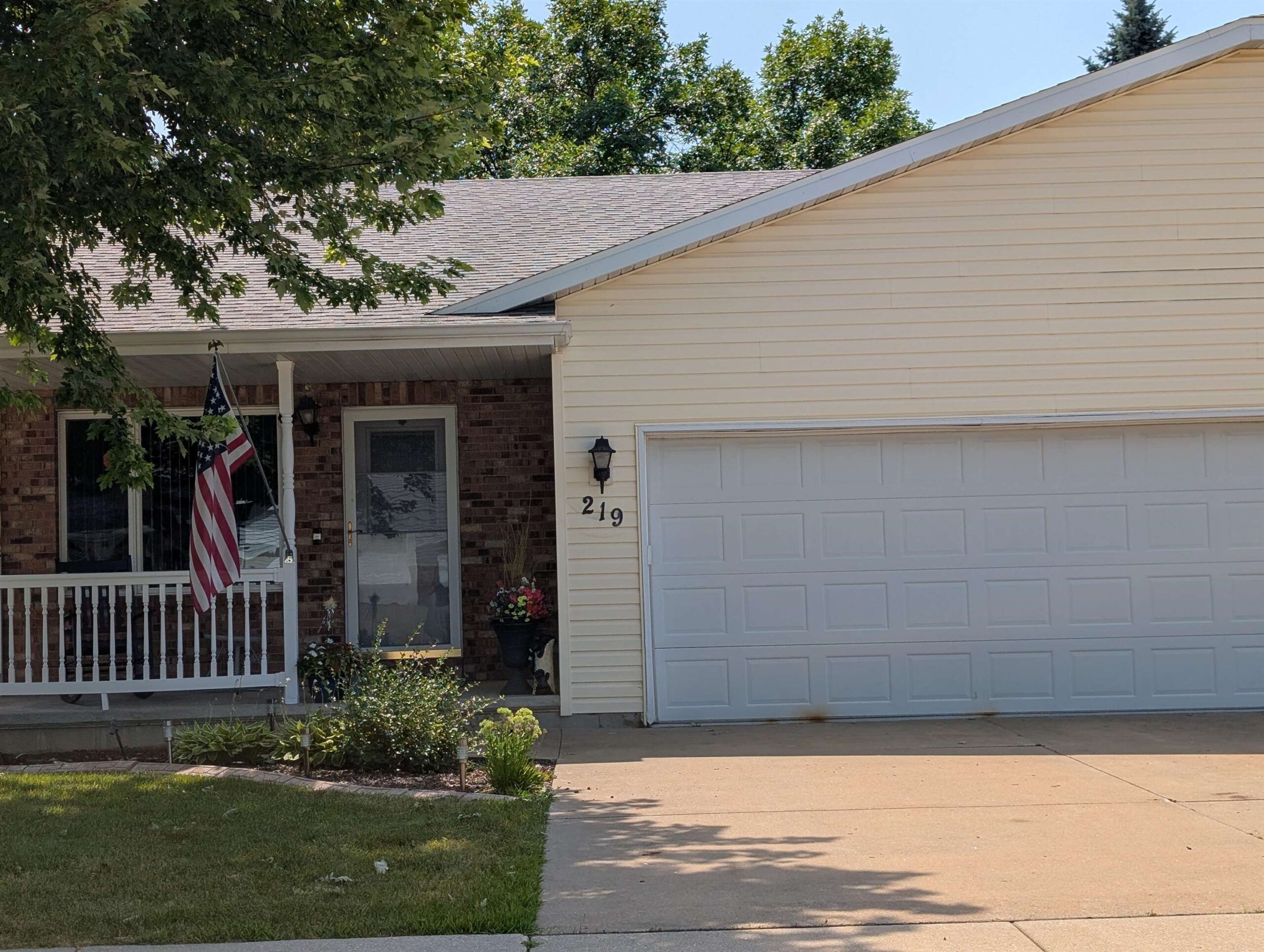 219 PARKSIDE Court property preview photograph