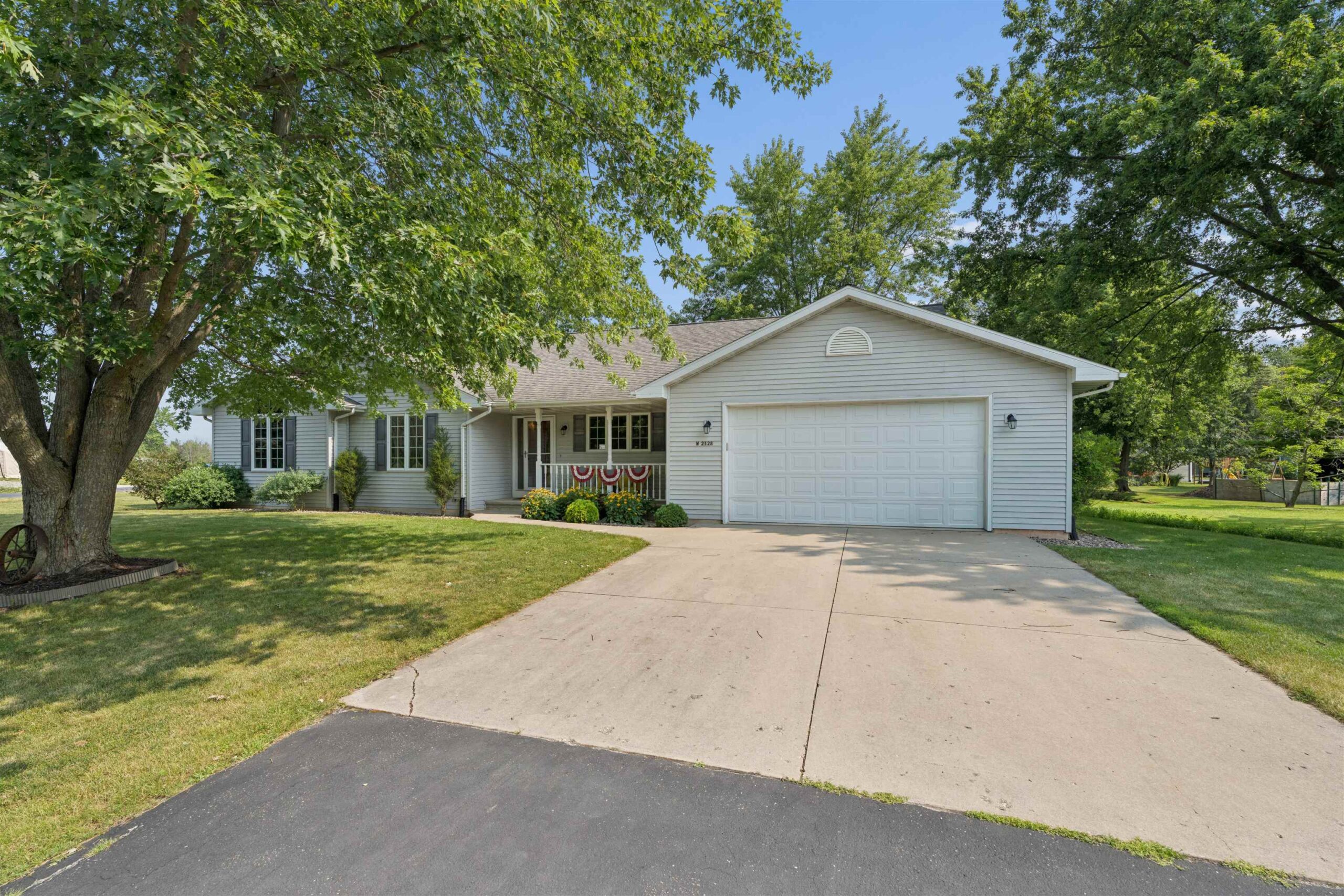 W2128 CAMPGROUND Road property preview photograph