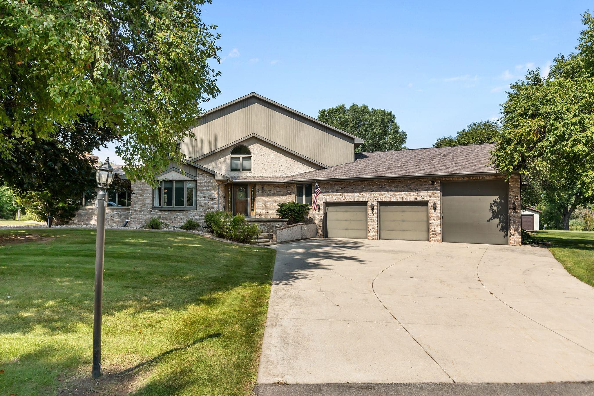 9 N KURT Avenue property preview photograph
