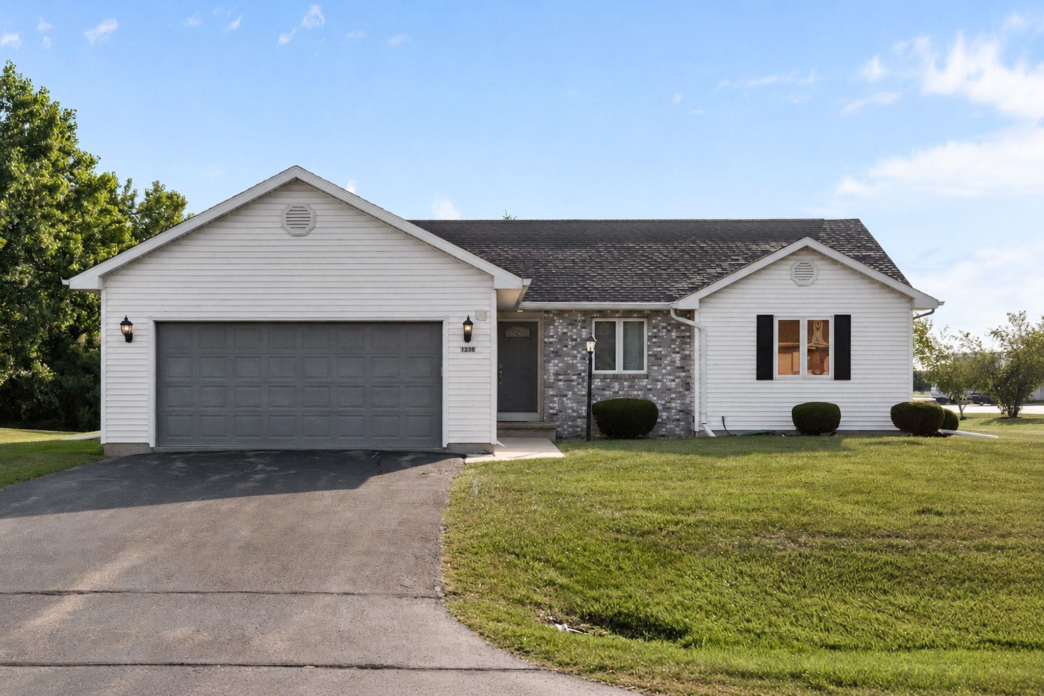 1238 WILLOW BEND Lane property preview photograph