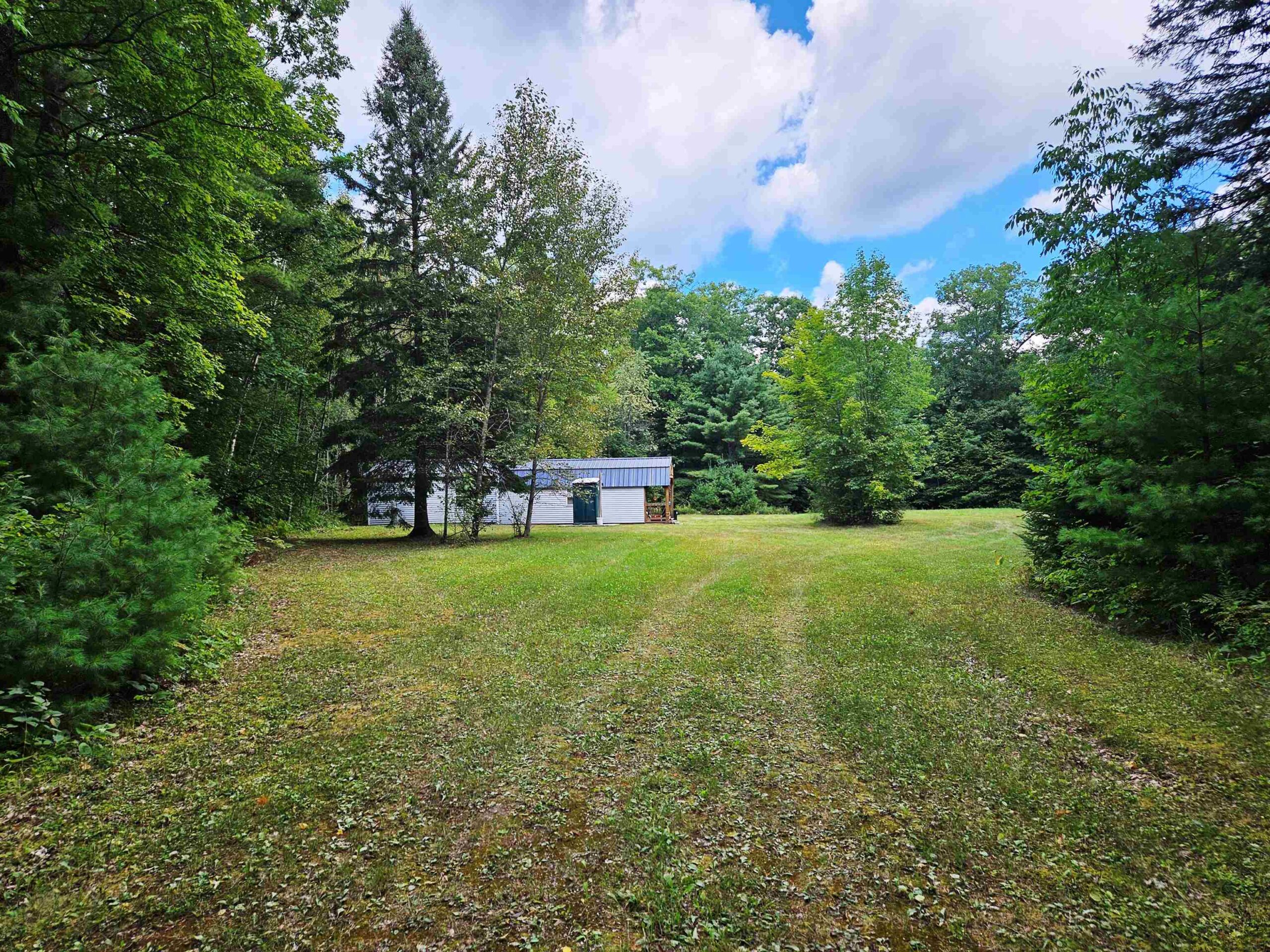 W9468 MOONSHINE HILL Road property preview photograph