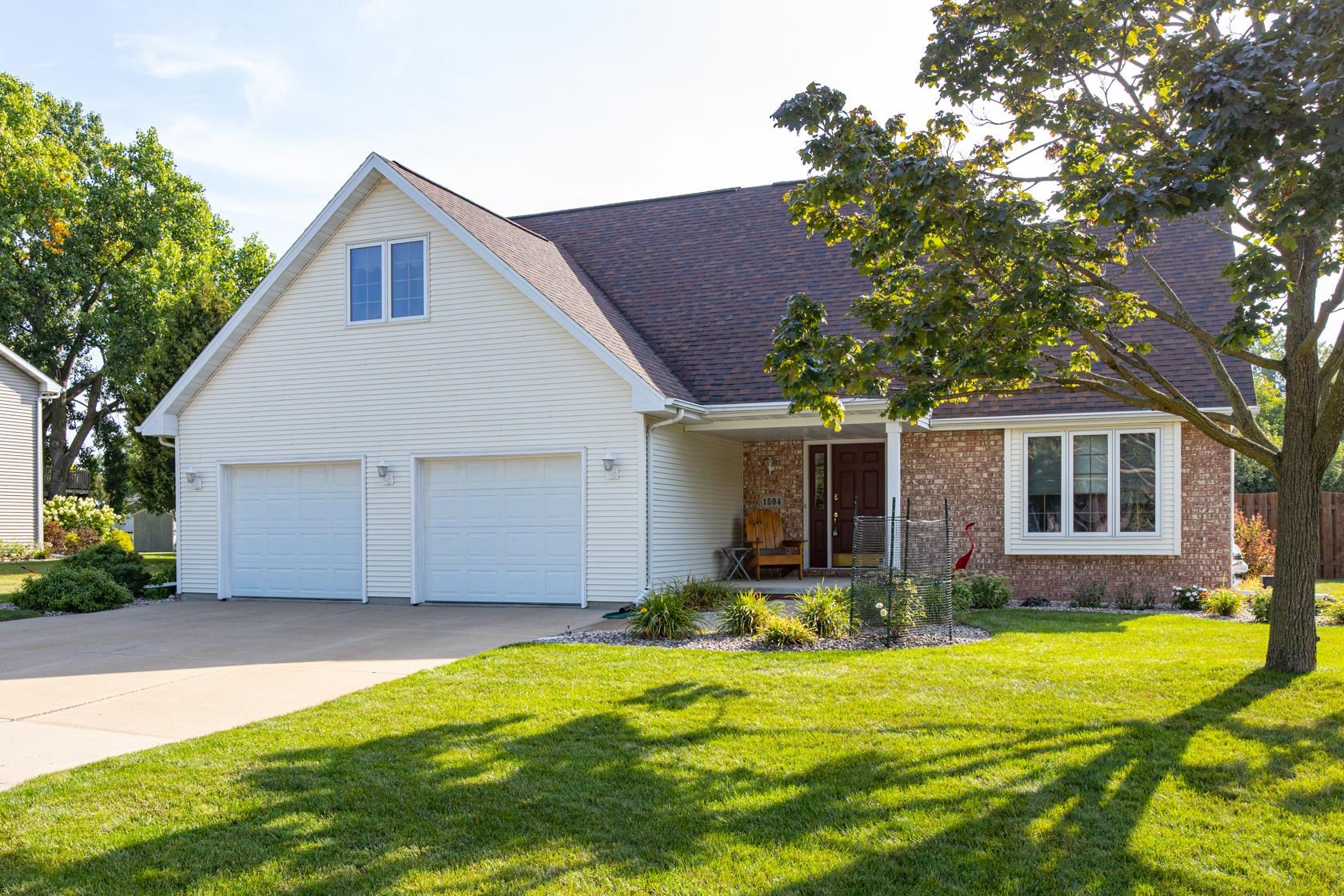 1504 MEADOWBREEZE Circle property preview photograph