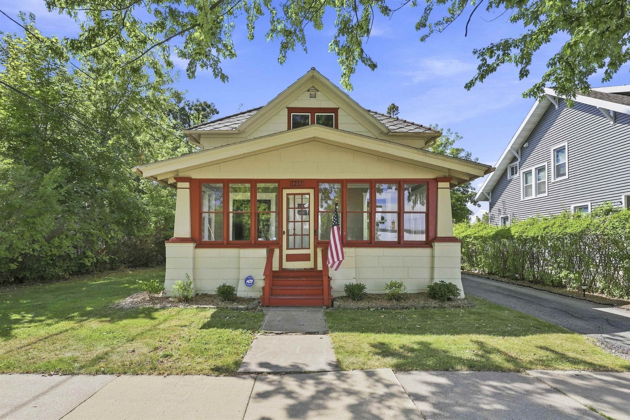 1217 N STATE Street property preview photograph