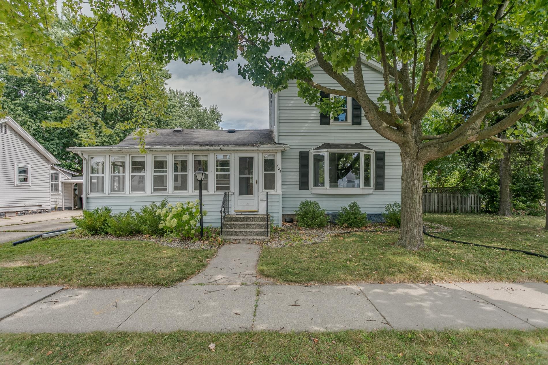 326 S SUMMIT Street property preview photograph
