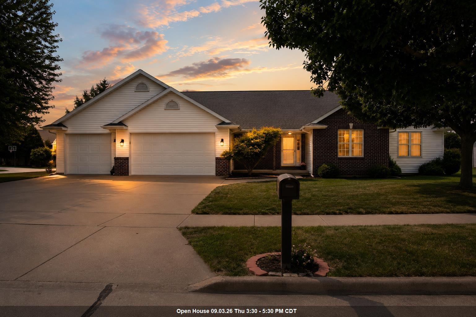 4801 N BENVIEW Court property preview photograph
