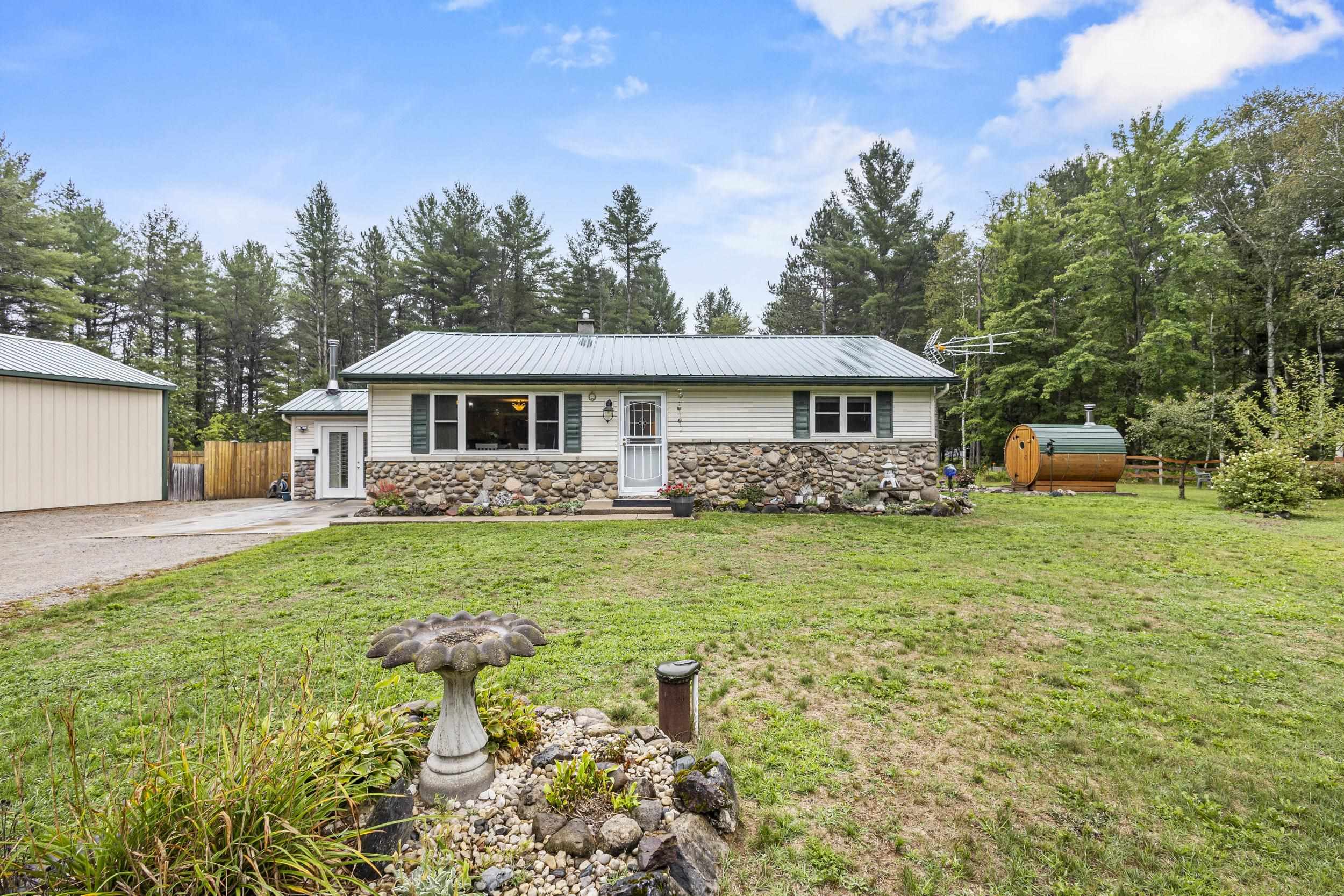 N7396 MAZOR Lane property preview photograph