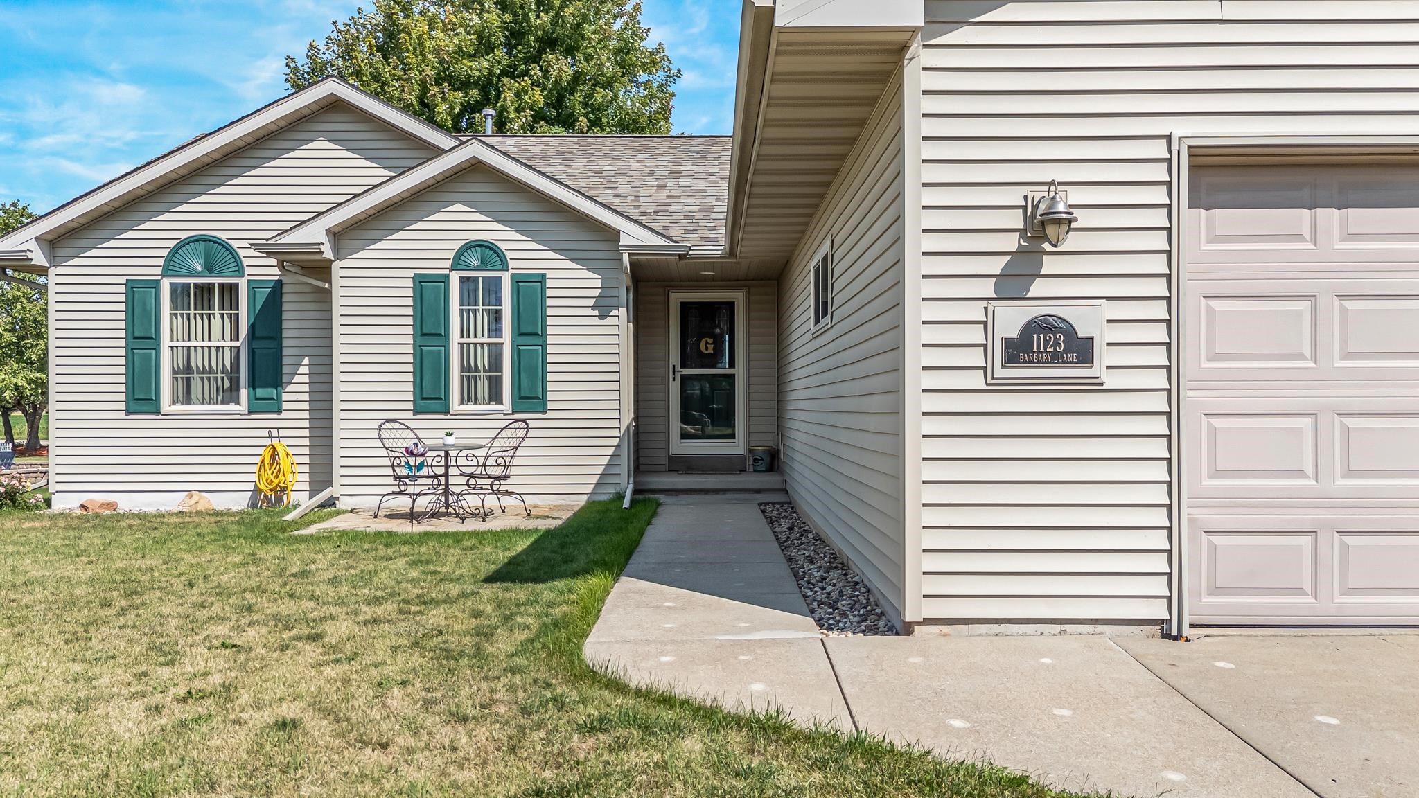 1123 BARBARY Lane property preview photograph