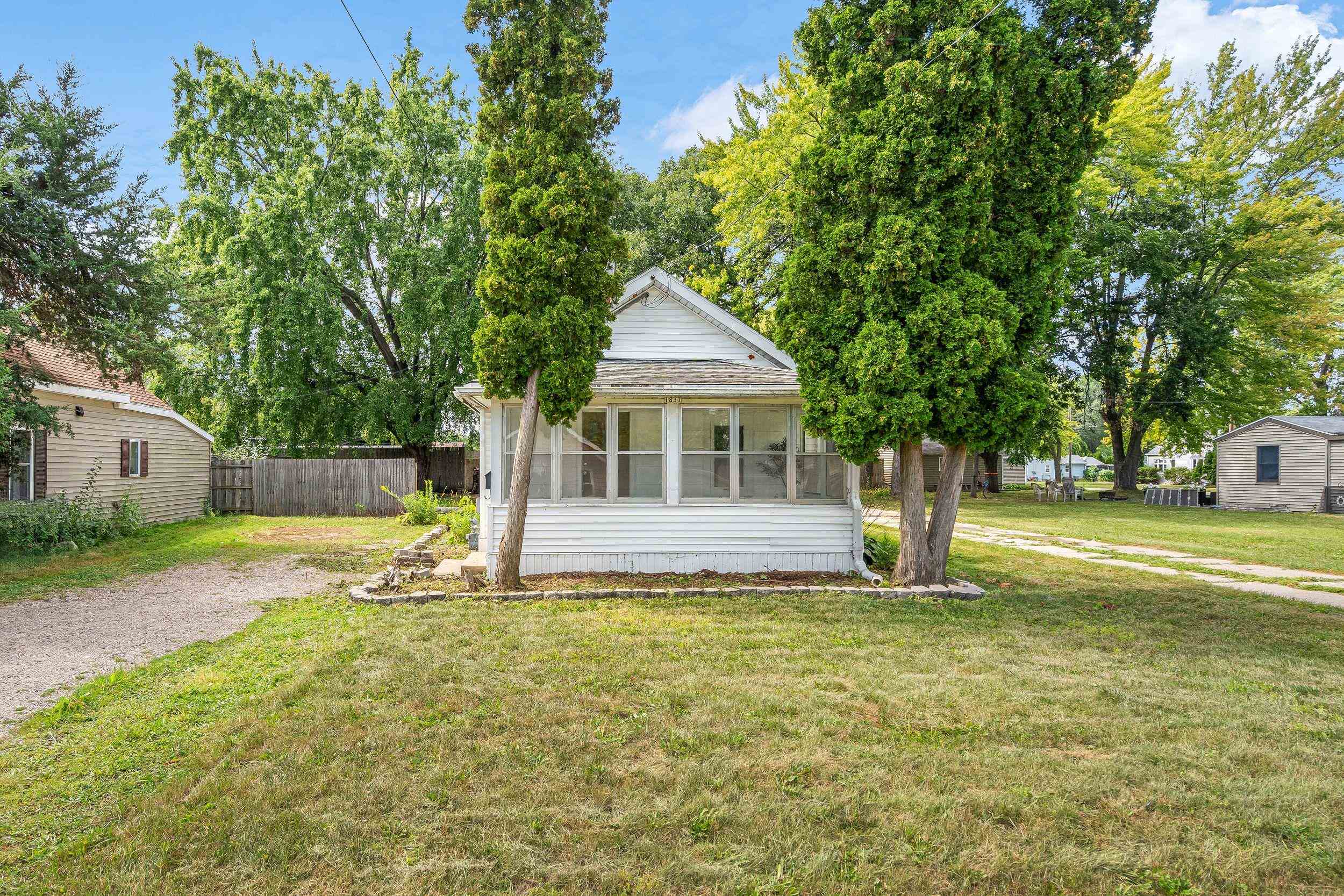 1837 PLYMOUTH Street property preview photograph