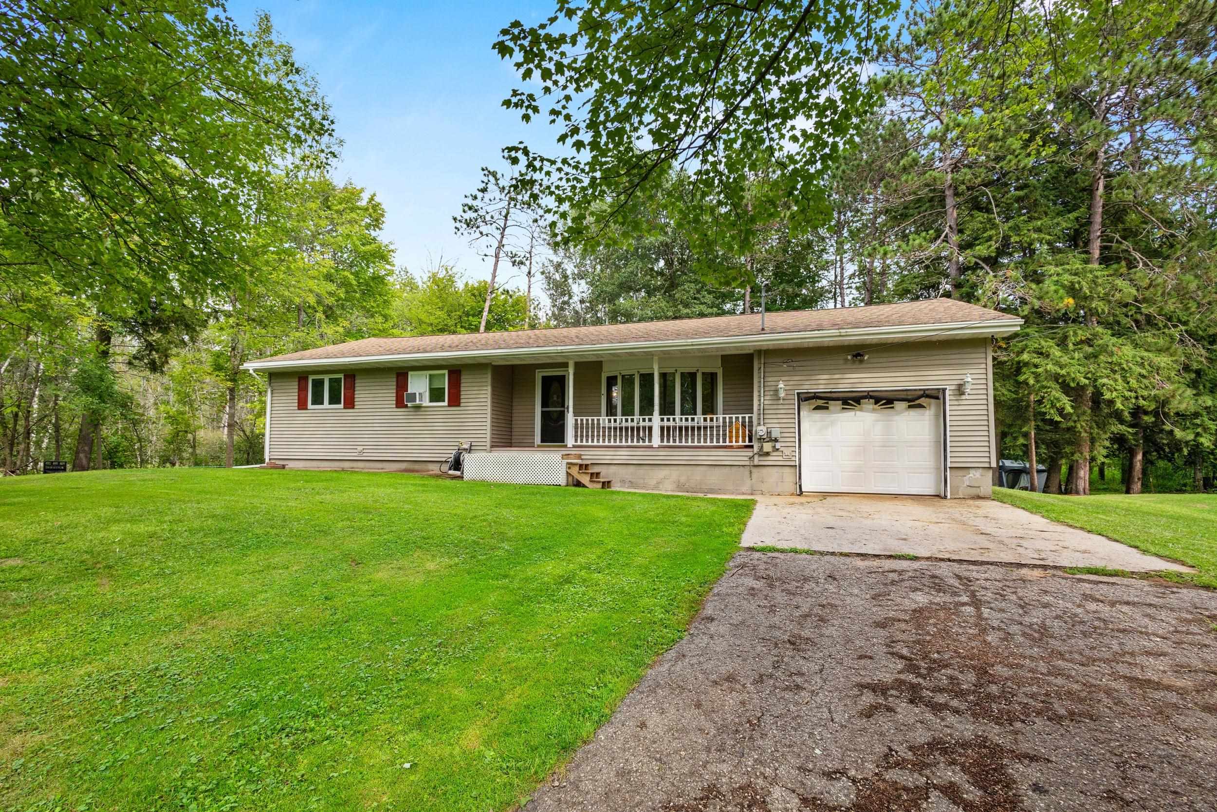 N520 RIVER Drive property preview photograph