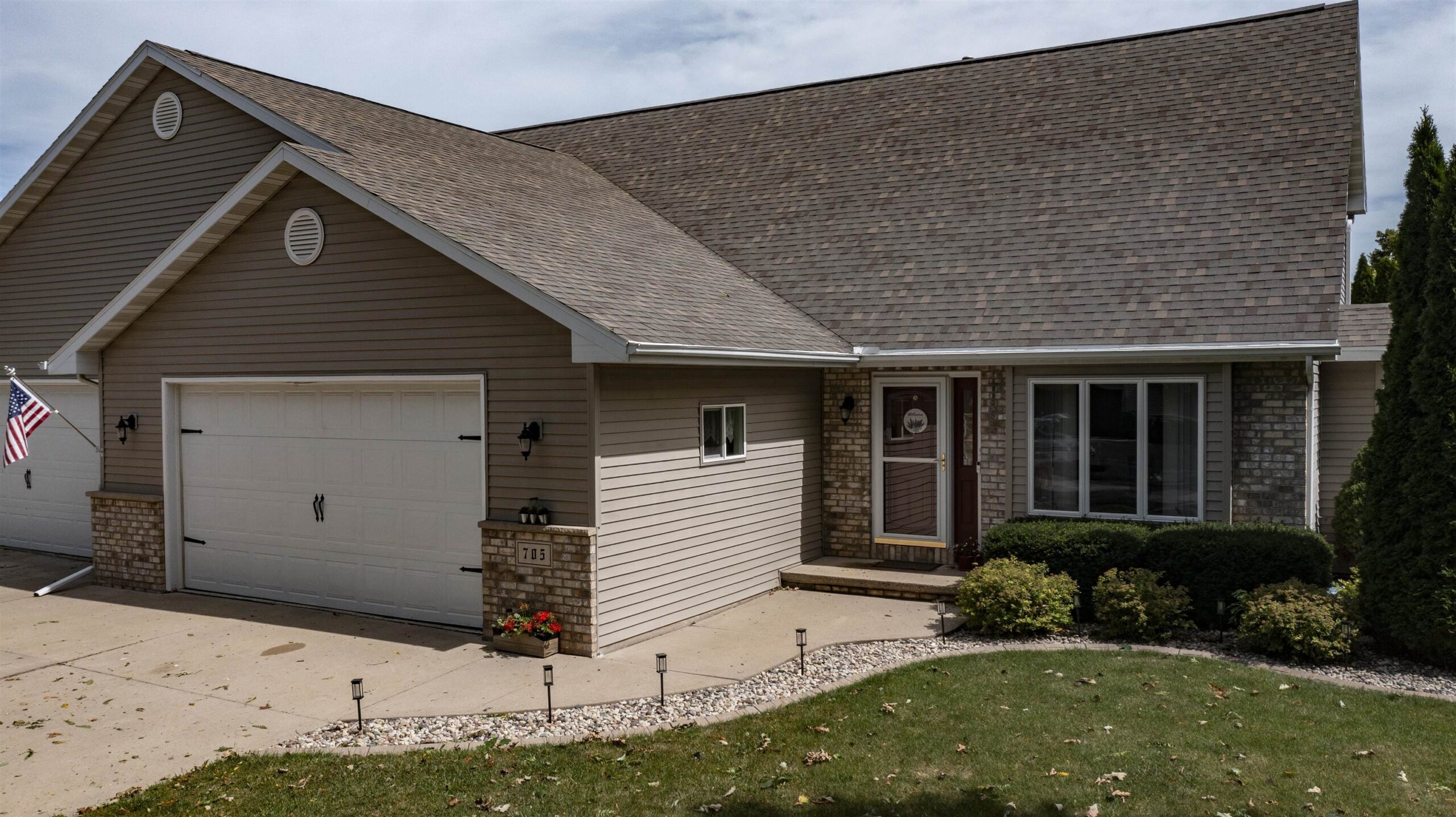 705 HIGHVIEW Lane property preview photograph