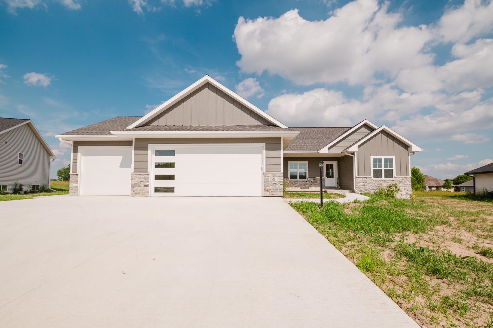 581 EMERALD ISLE Court property preview photograph