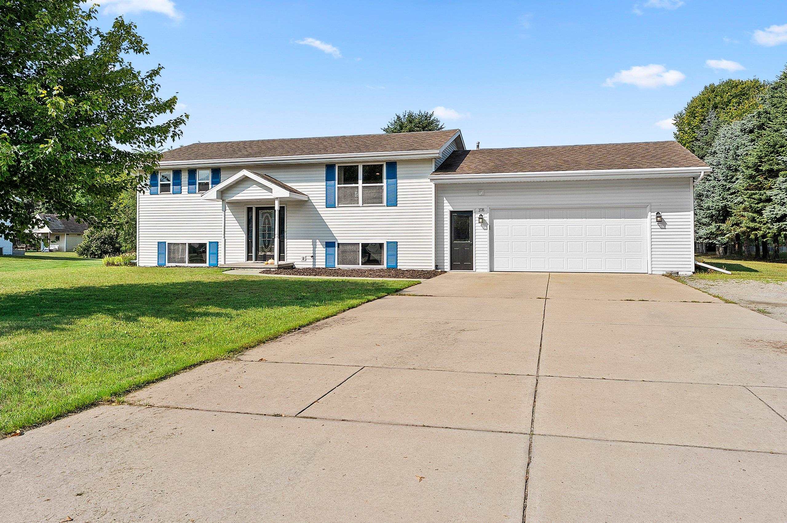 108 ROBIN Lane property preview photograph