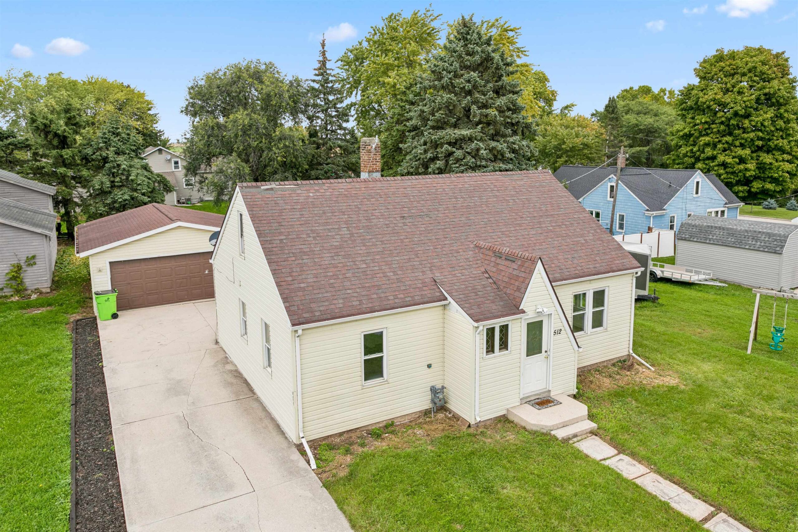 512 WALL Street property preview photograph