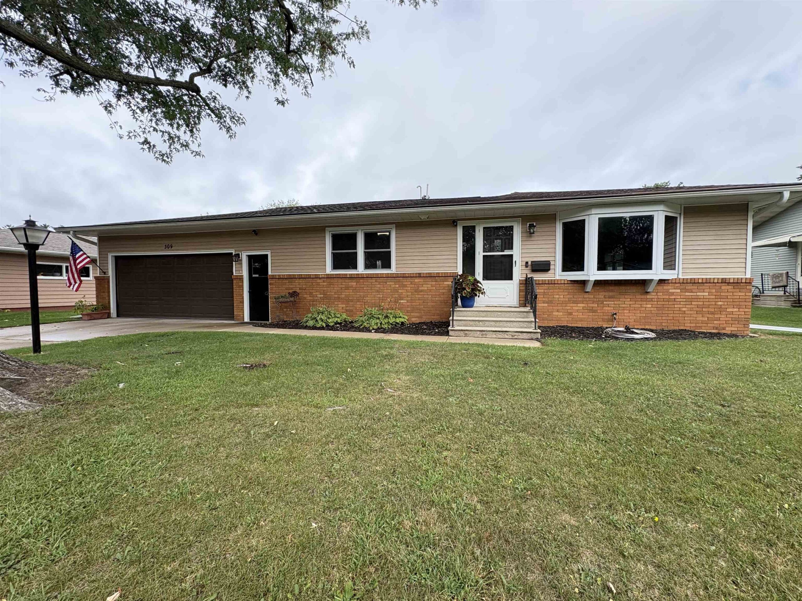 309 N HUMPHREY Circle property preview photograph