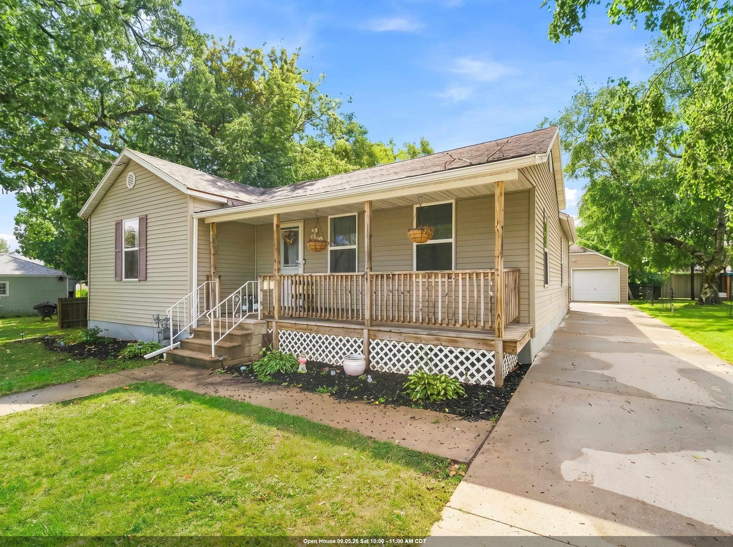 117 W CUSTER Avenue property preview photograph