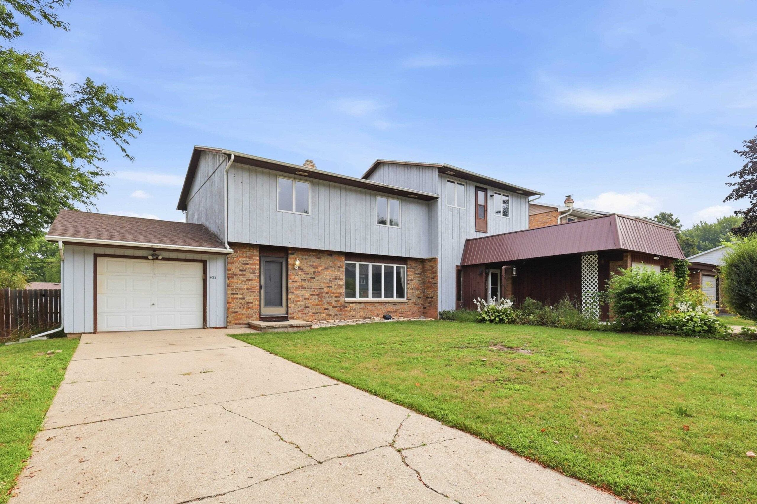 433 N ST BERNARD Drive property preview photograph