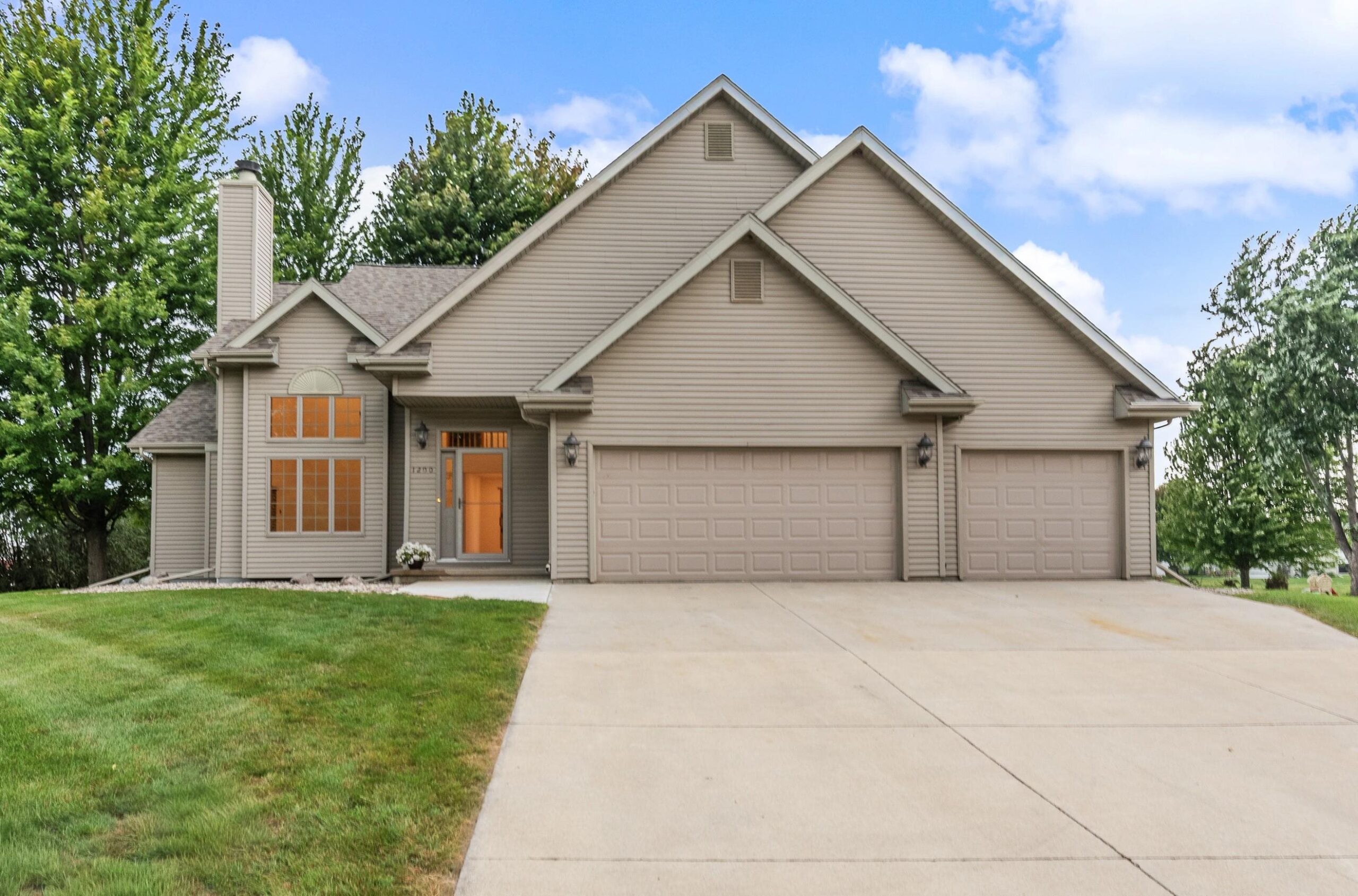 1200 COUNTY ROAD V property preview photograph